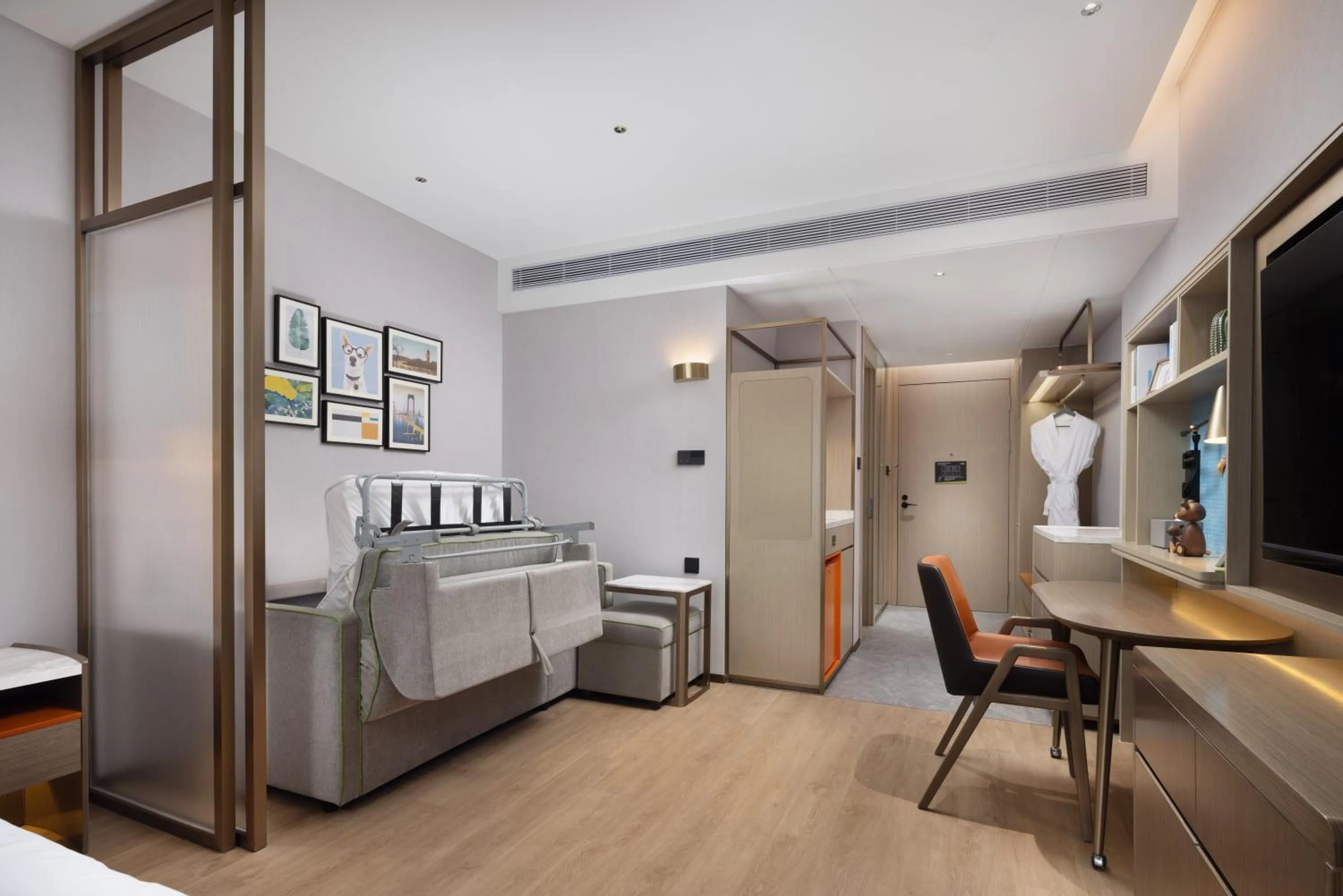 Bed in Home2 Suite by Hilton Jingjiang Binjiang New Town