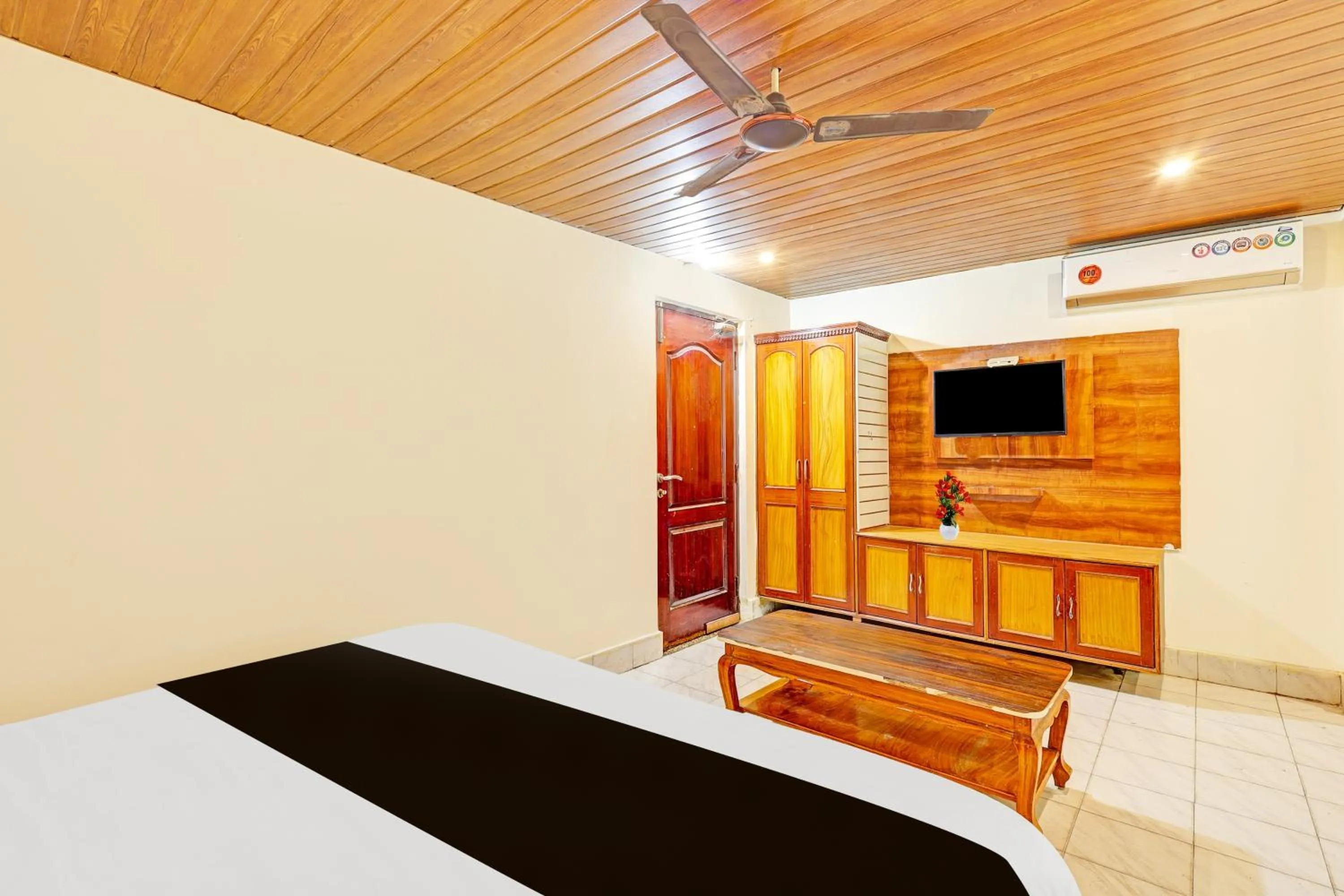 Bedroom, Bed in Super Hotel O Besant Road