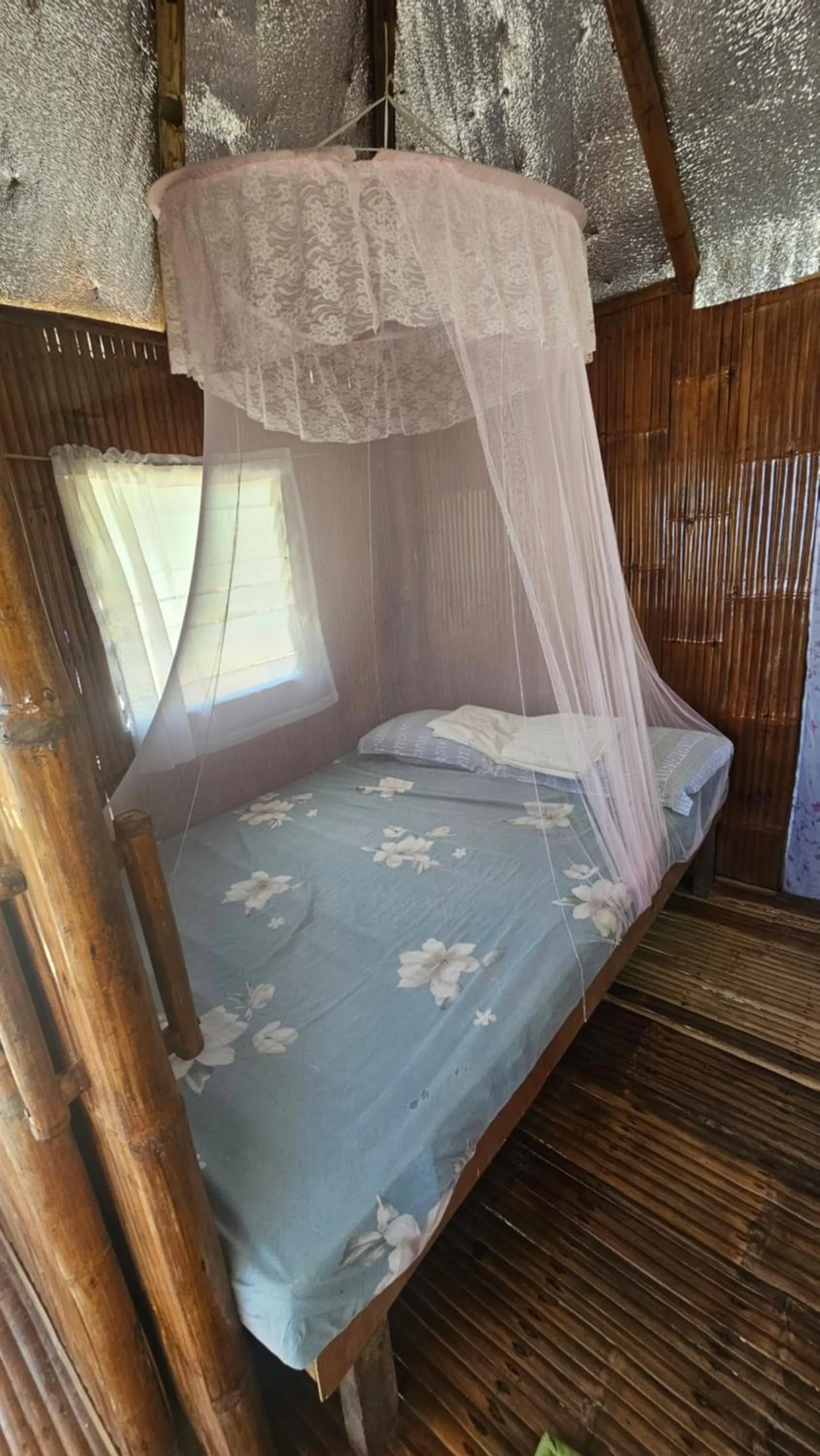 Bed in Floresitas Beach Resort