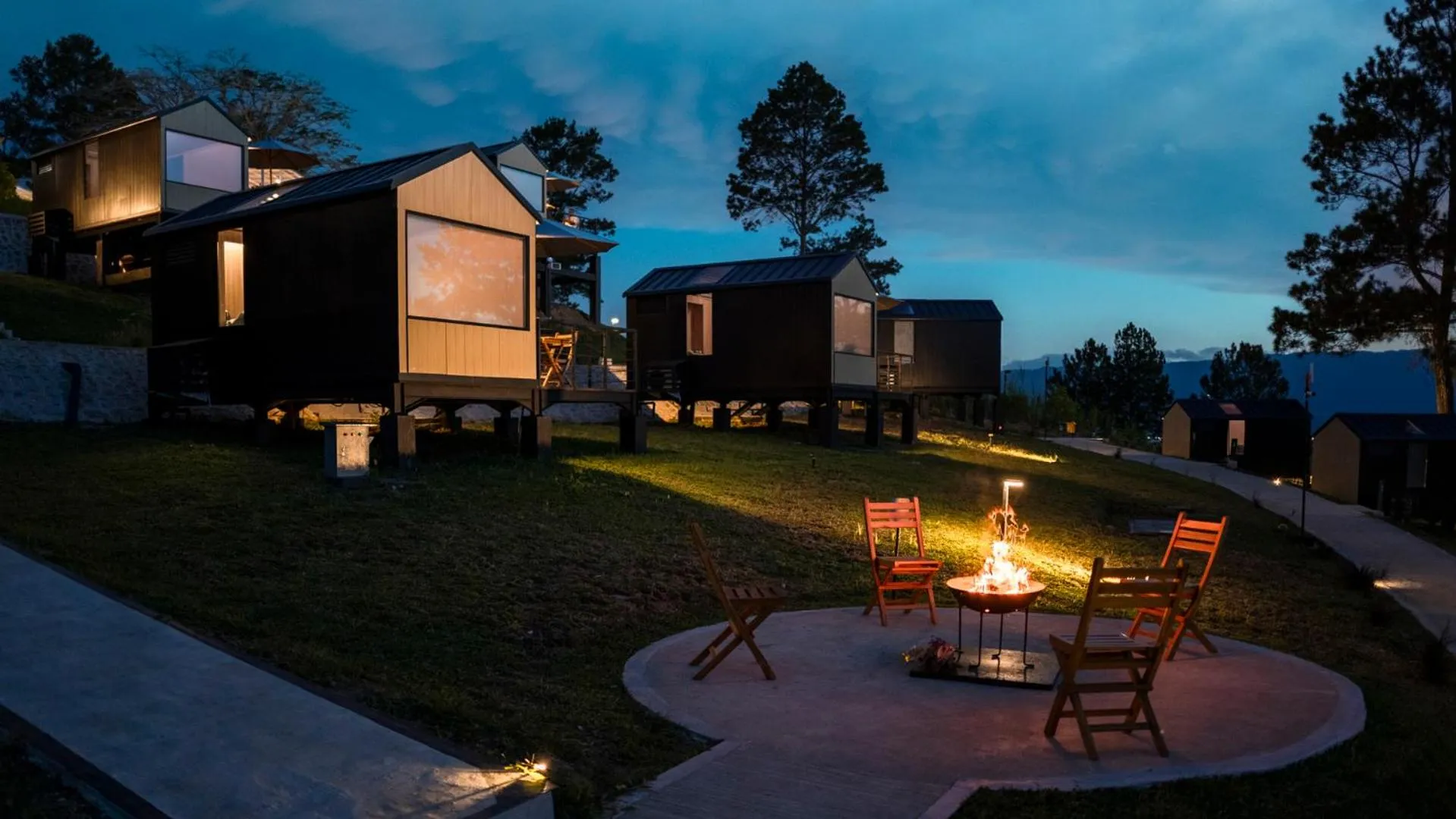 Property building in Bobocabin Patra, Parapat