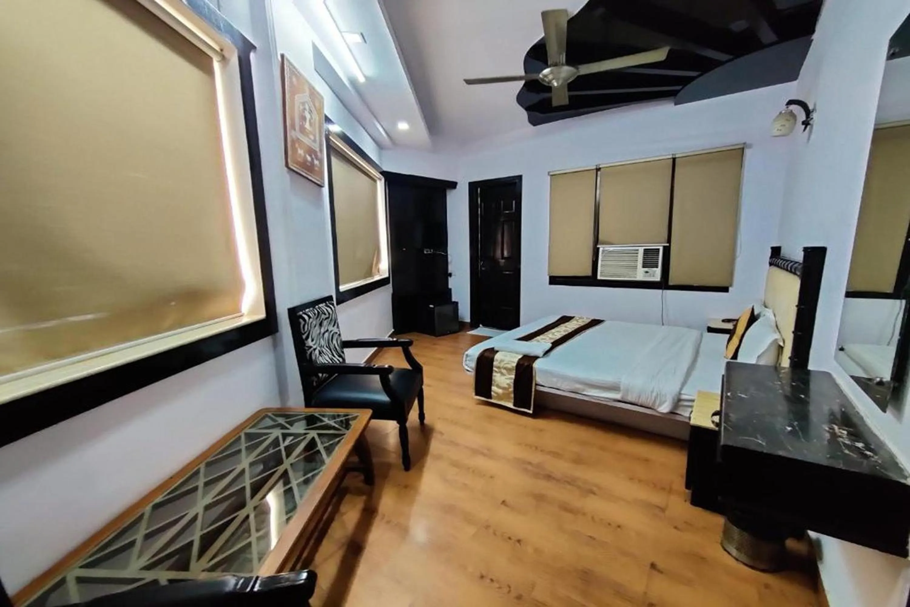 Bed in Hotel Asko International