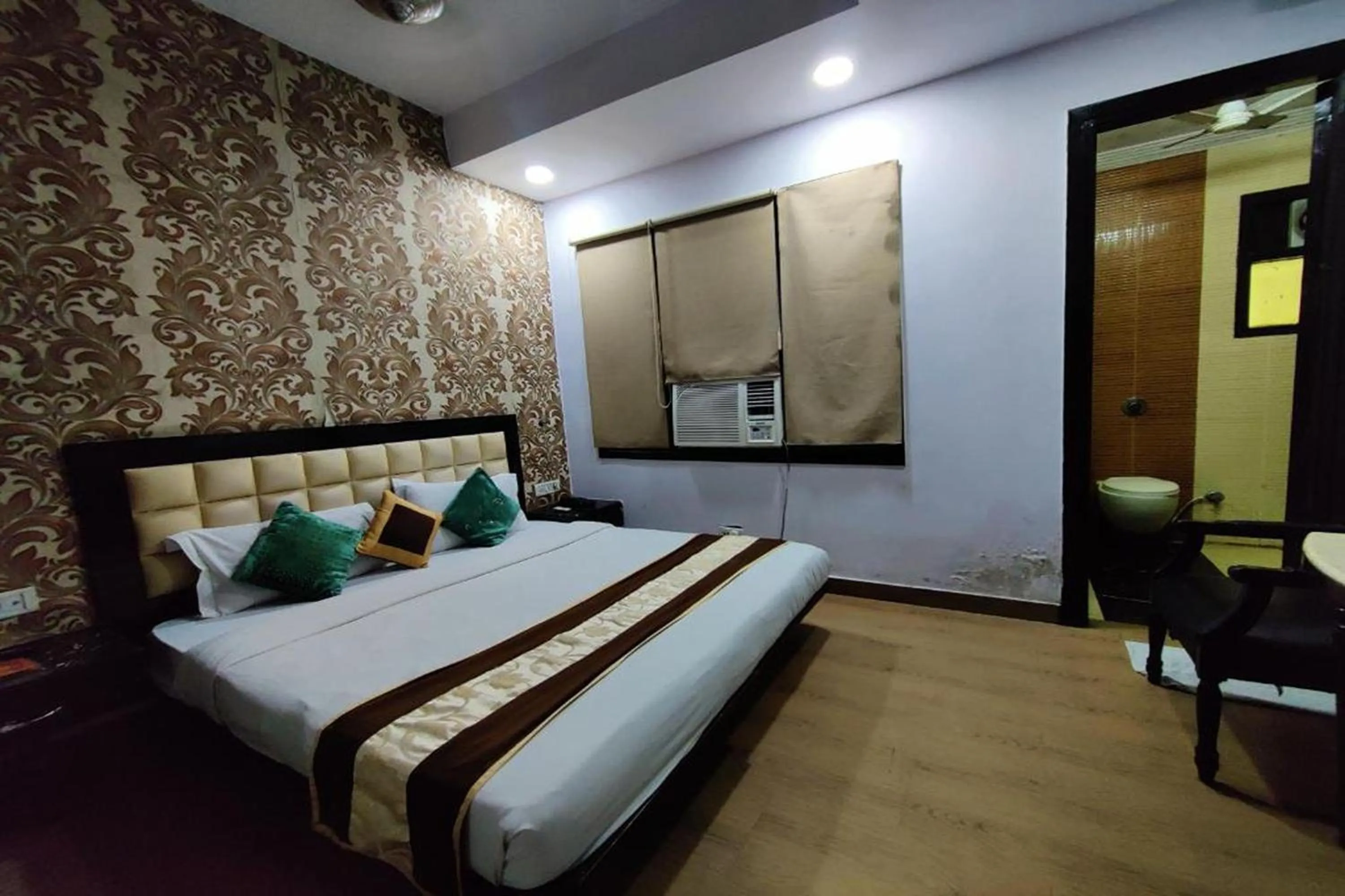 Bed in Hotel Asko International