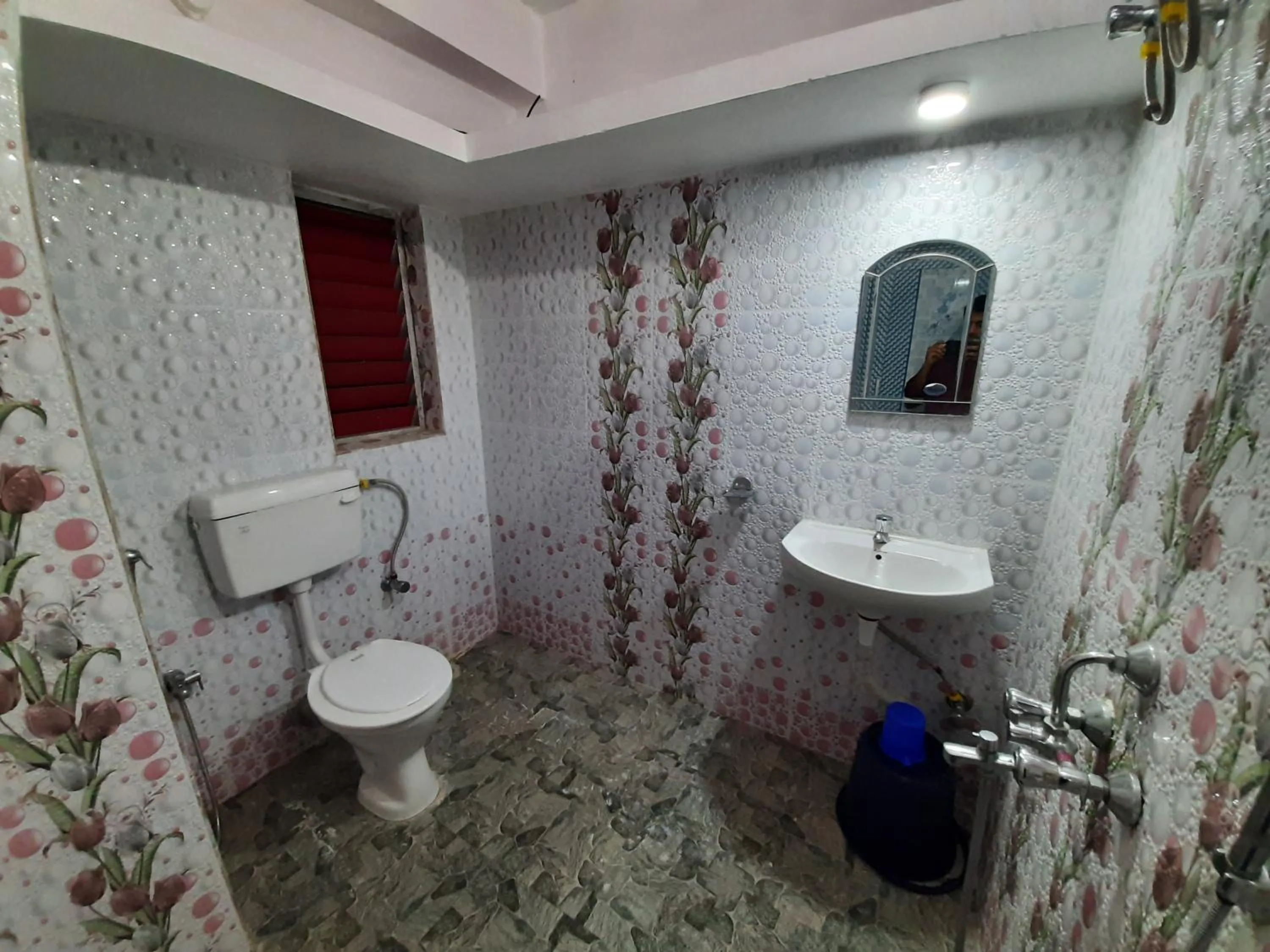 Bathroom in NH Regency