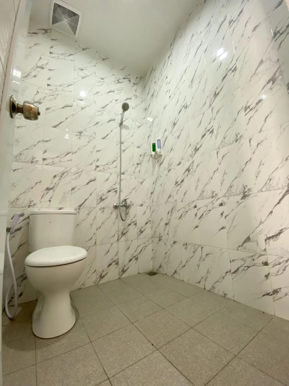 Bathroom in Petik Merah Beo