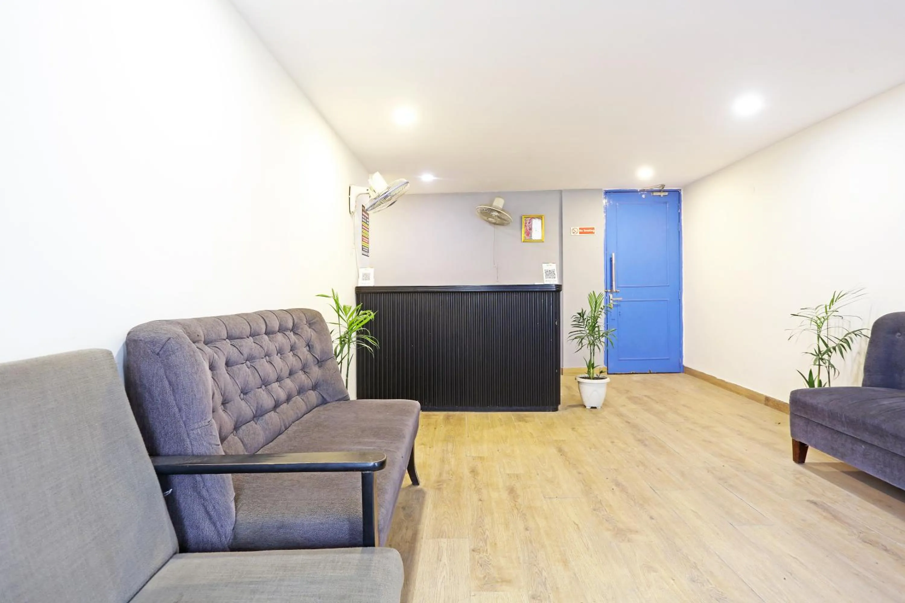 Living room in Hotel Twamev residency Uttam Nagar couple friendly