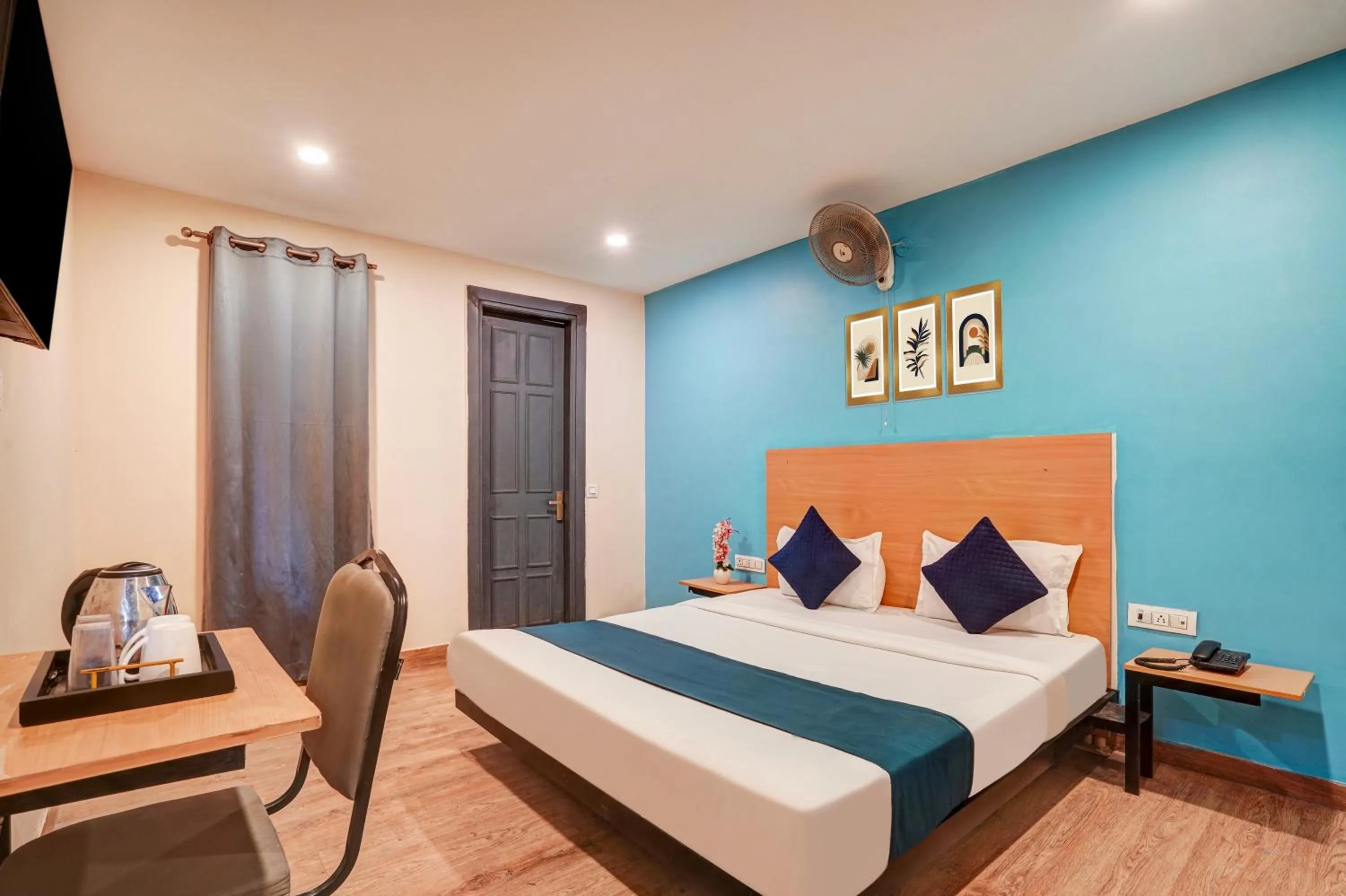 Bedroom, Bed in Hotel Twamev residency Uttam Nagar couple friendly