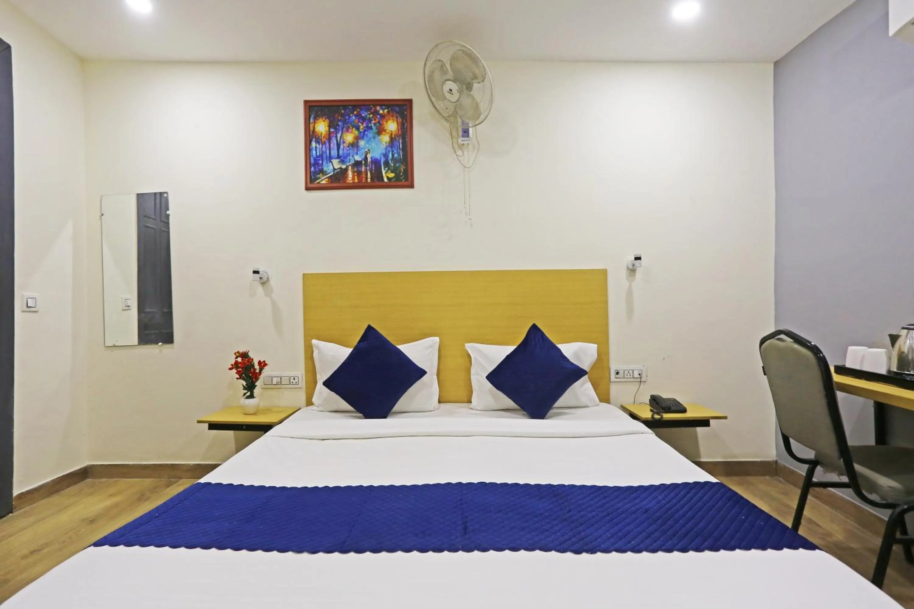 Bed in Hotel Twamev residency Uttam Nagar couple friendly