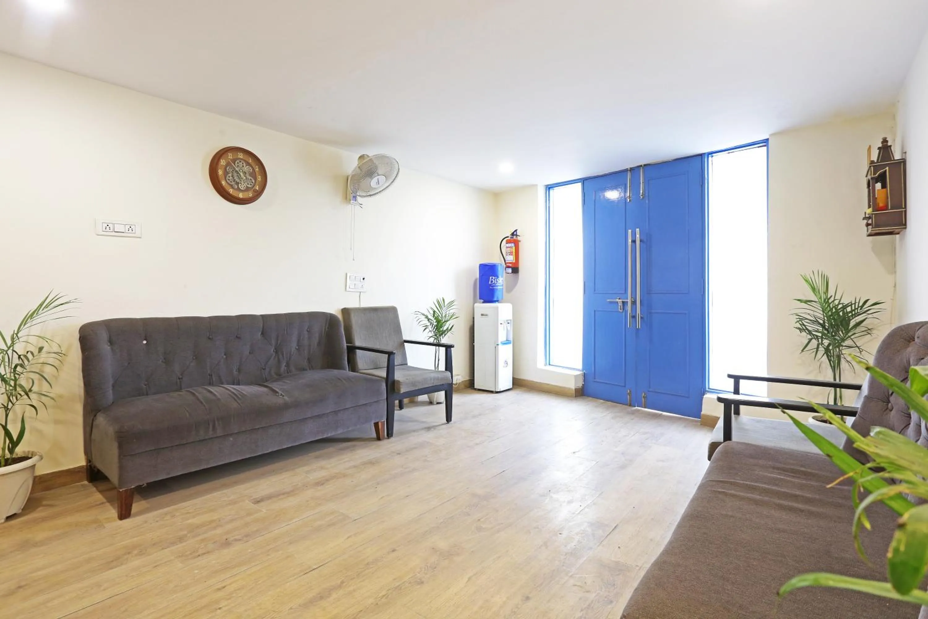 Living room in Hotel Twamev residency Uttam Nagar couple friendly