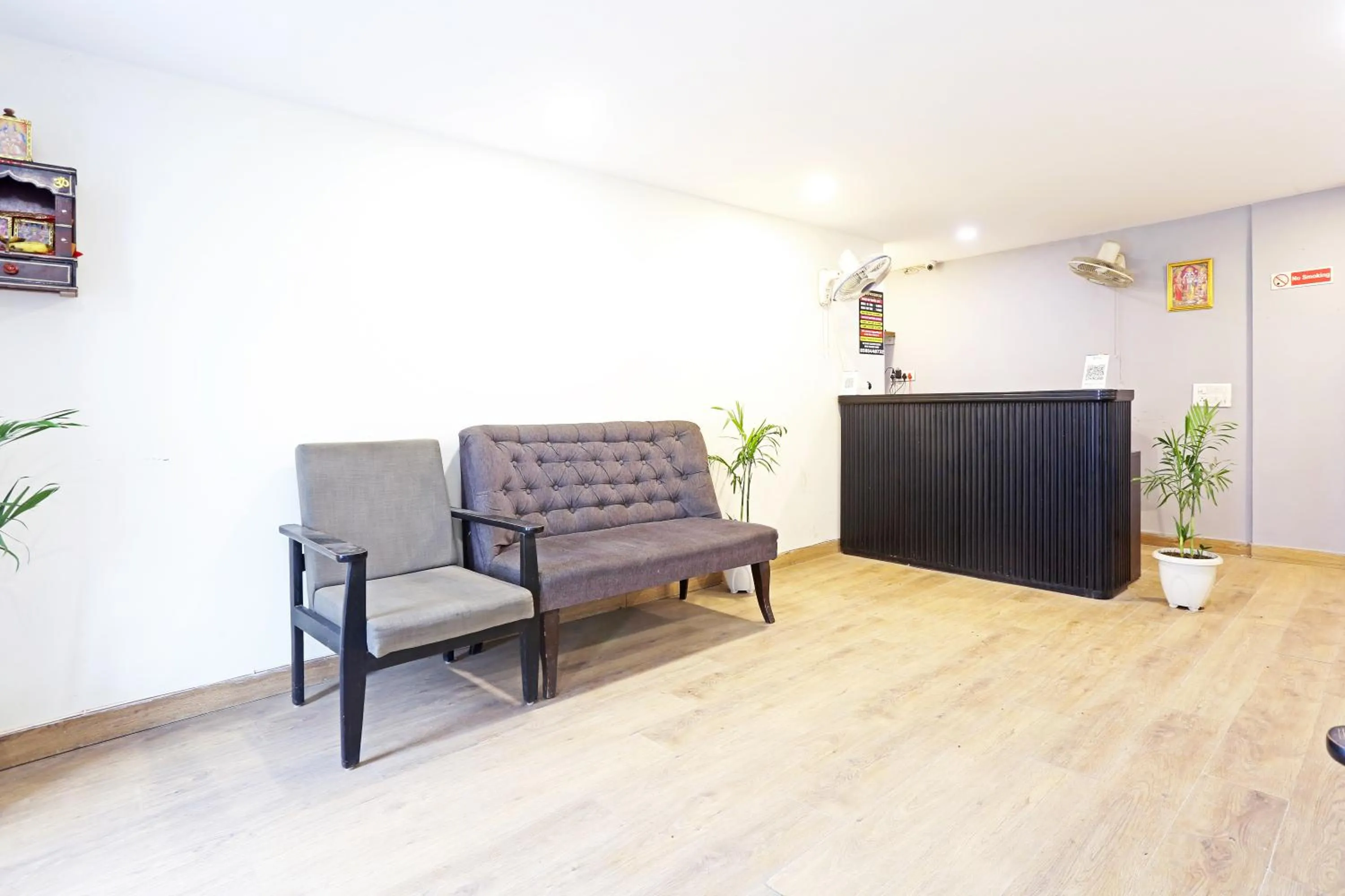 Living room in Hotel Twamev residency Uttam Nagar couple friendly