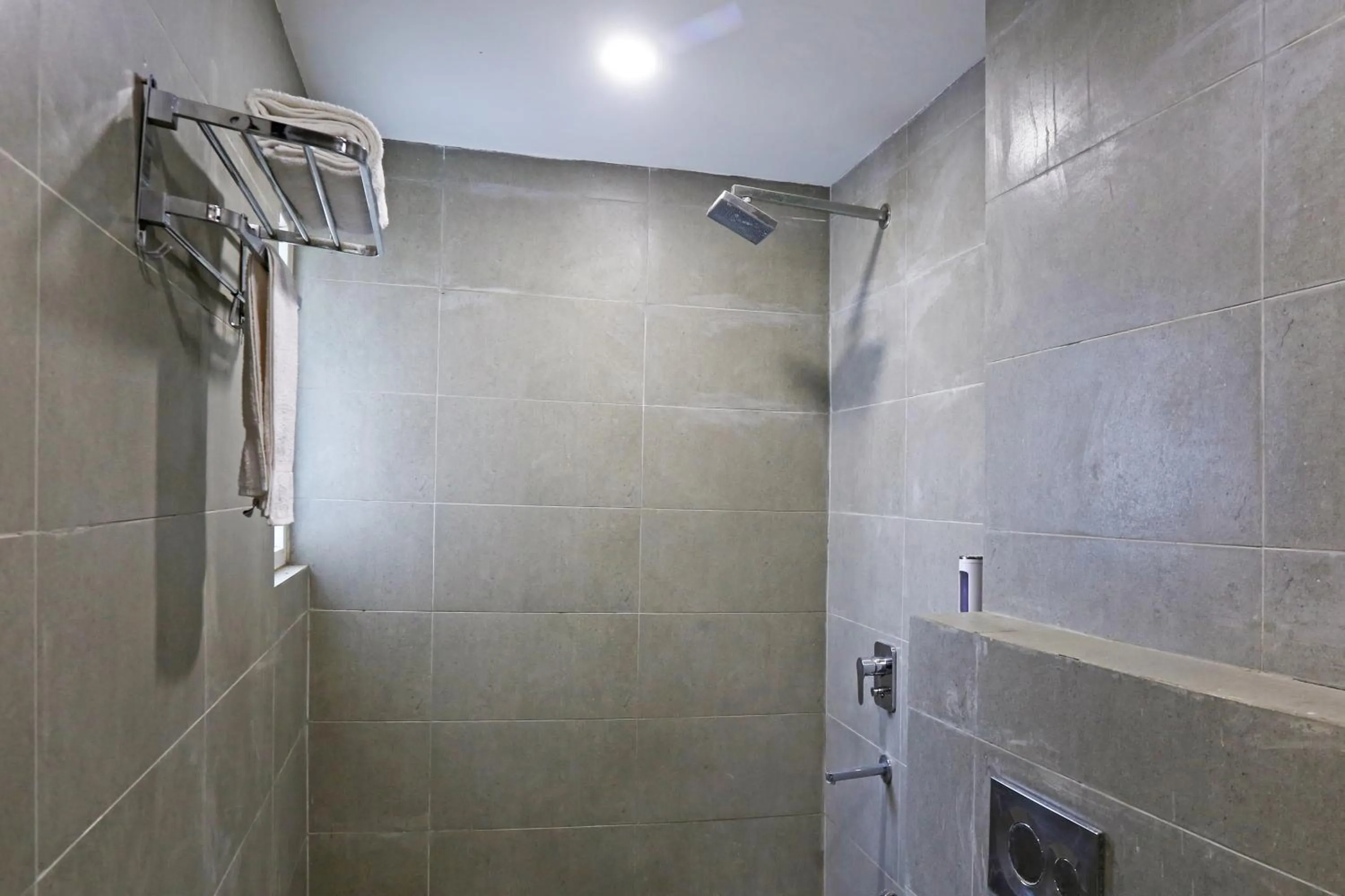 Shower in Hotel Twamev residency Uttam Nagar couple friendly