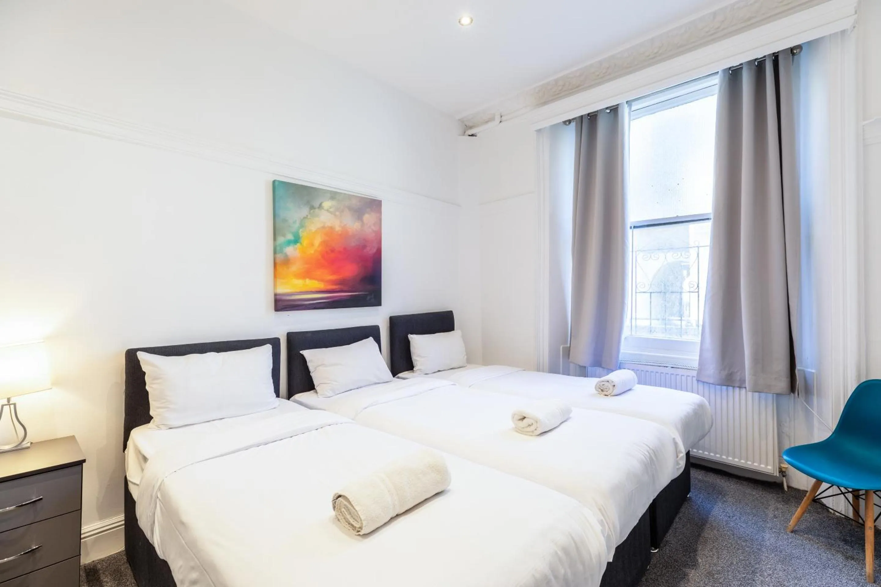 Bedroom, Bed in The Chapter - Hyde Park Hotel