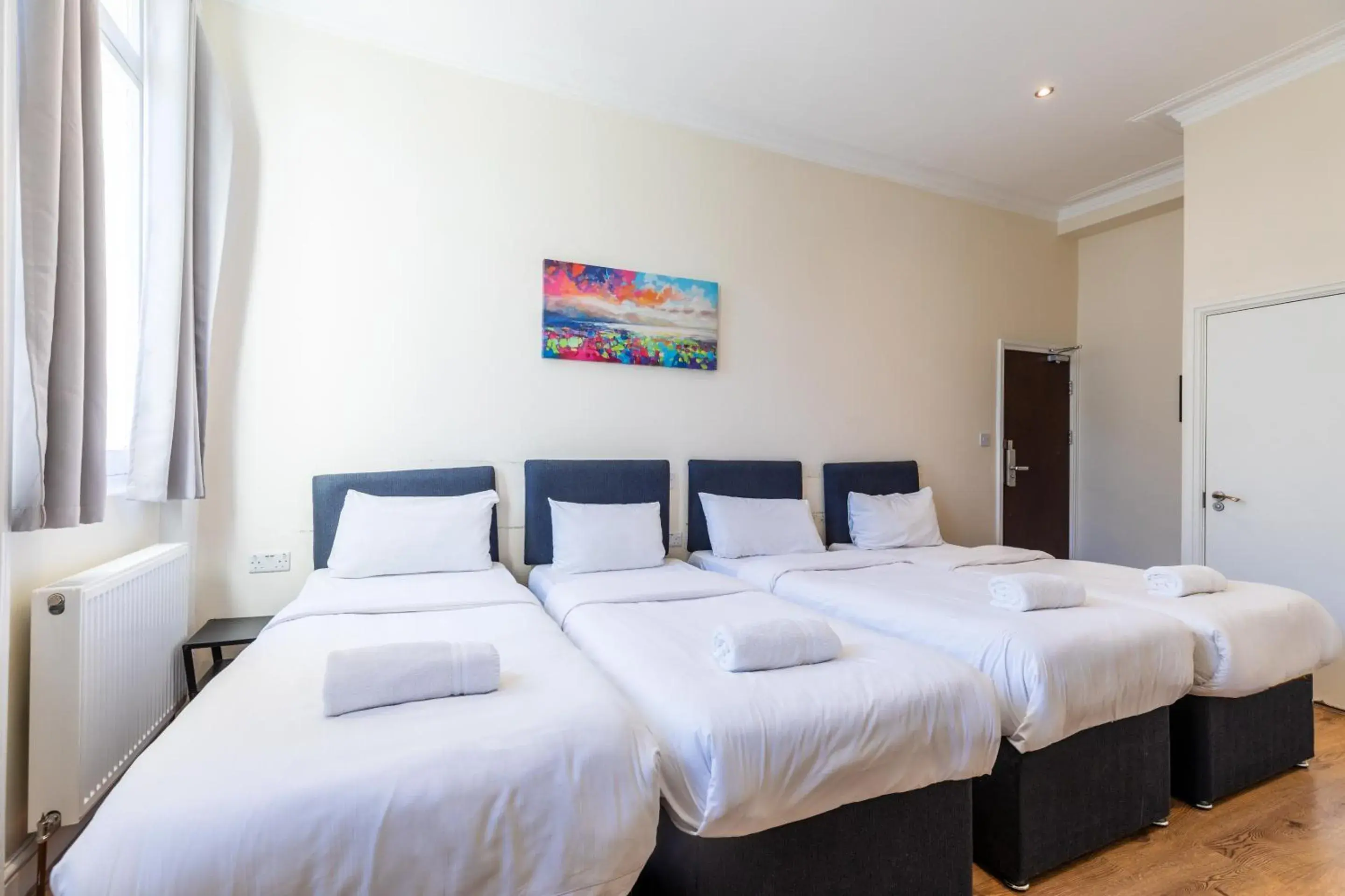 Quadruple Room in The Chapter Hotels - Hyde Park Quadruple Room in The Chapter Hotels - Hyde Park