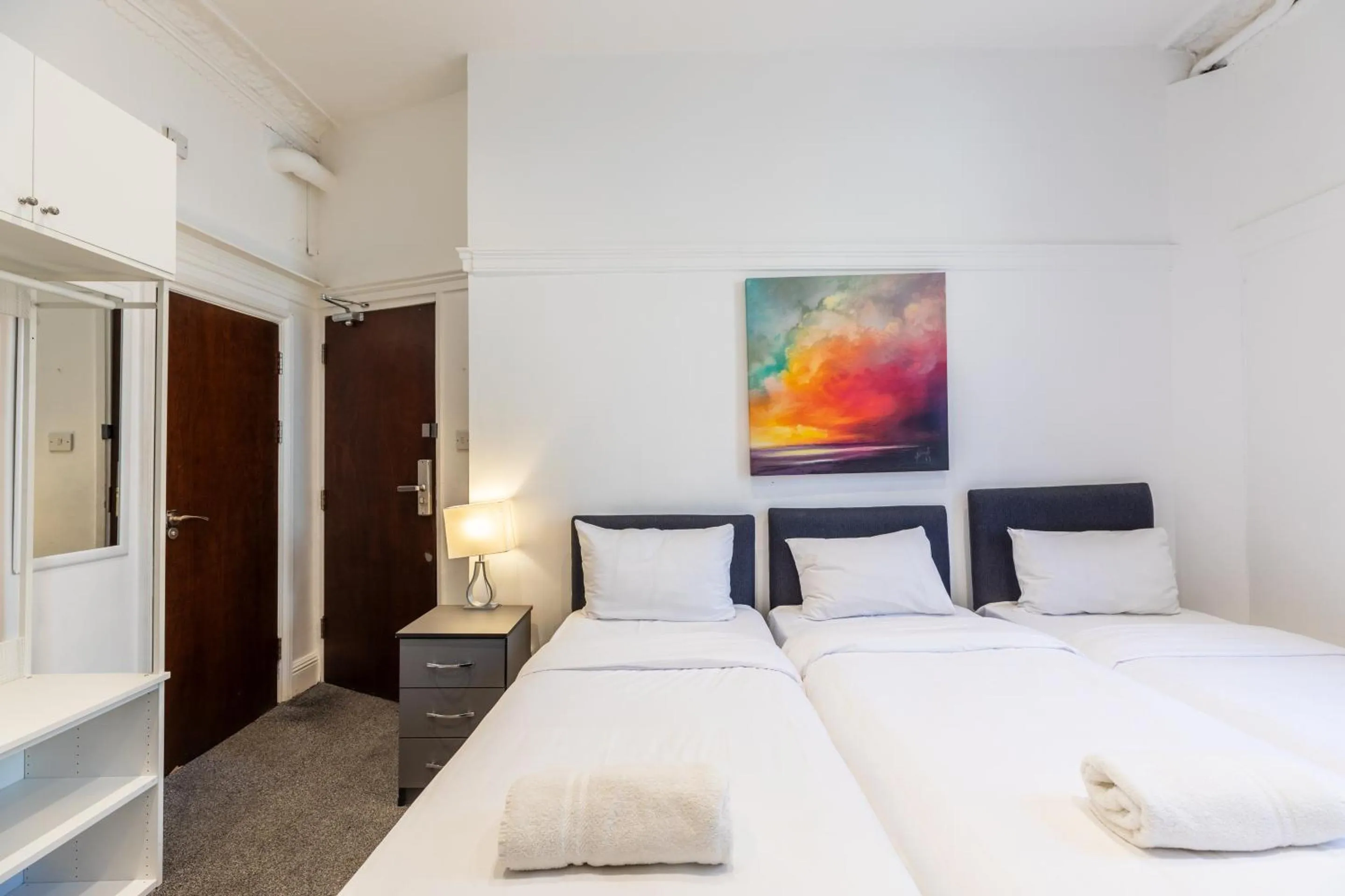 Bedroom, Bed in The Chapter - Hyde Park Hotel