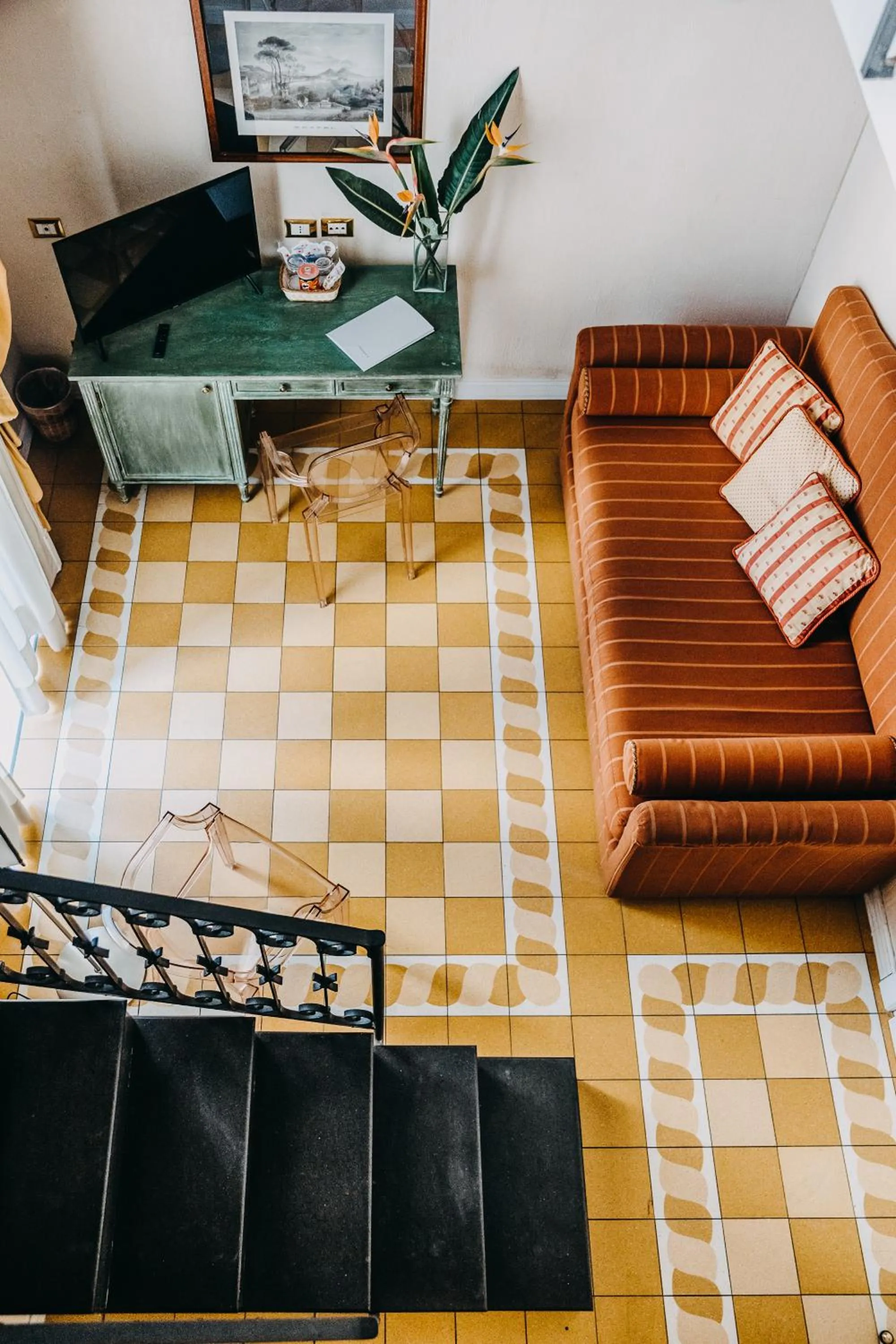 Decorative detail in Costantinopoli 104