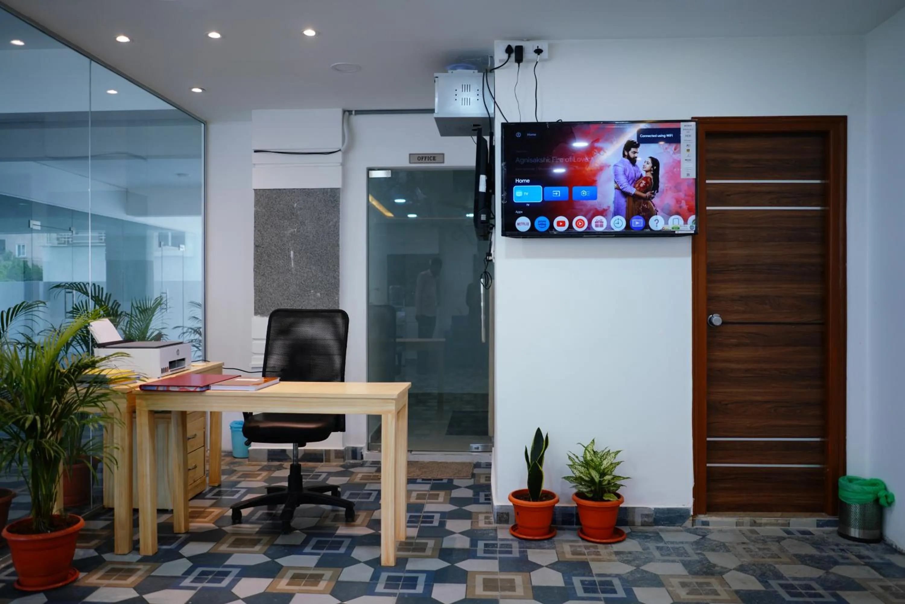 TV and multimedia in Enkay Service Apartments