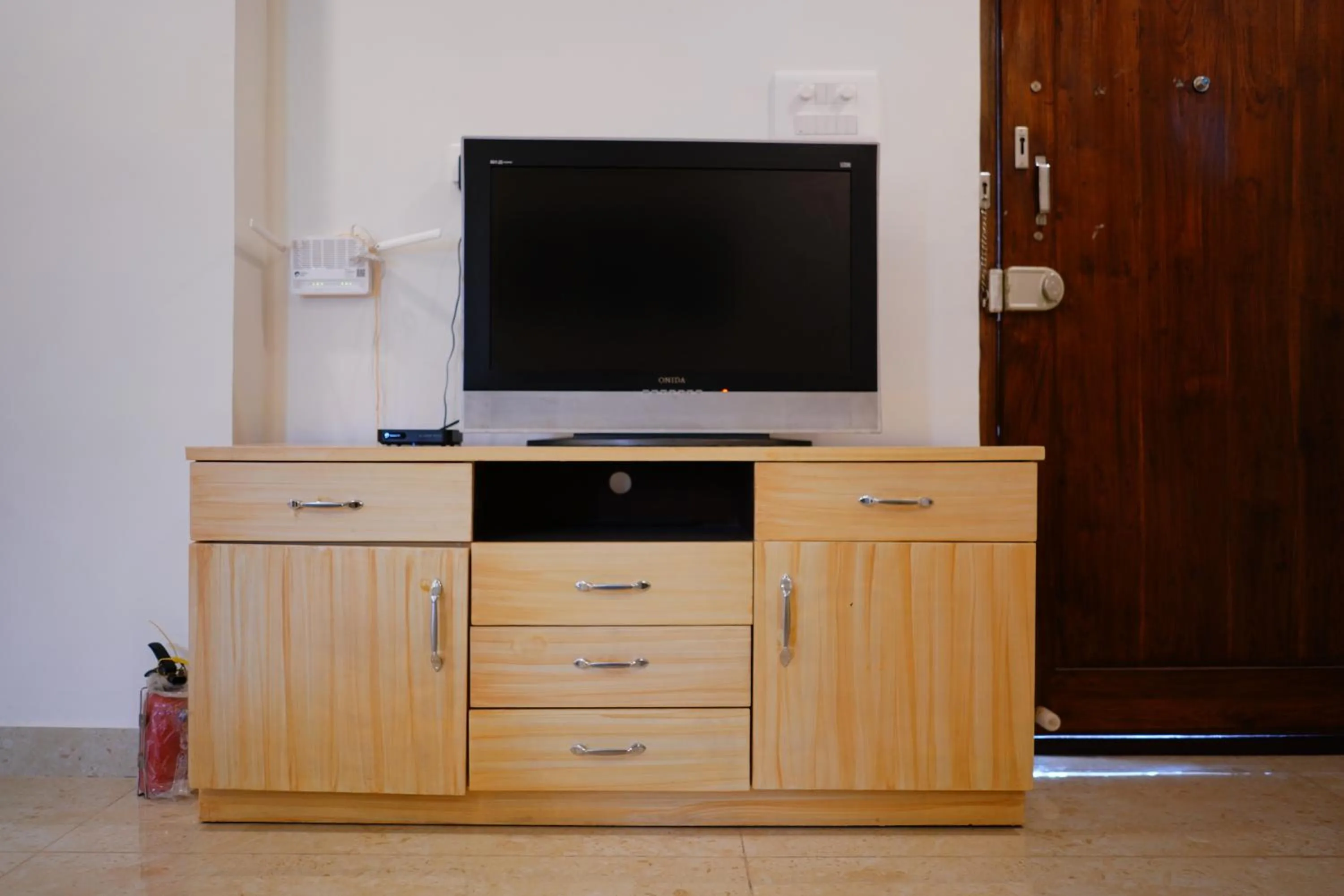 TV and multimedia in Enkay Service Apartments