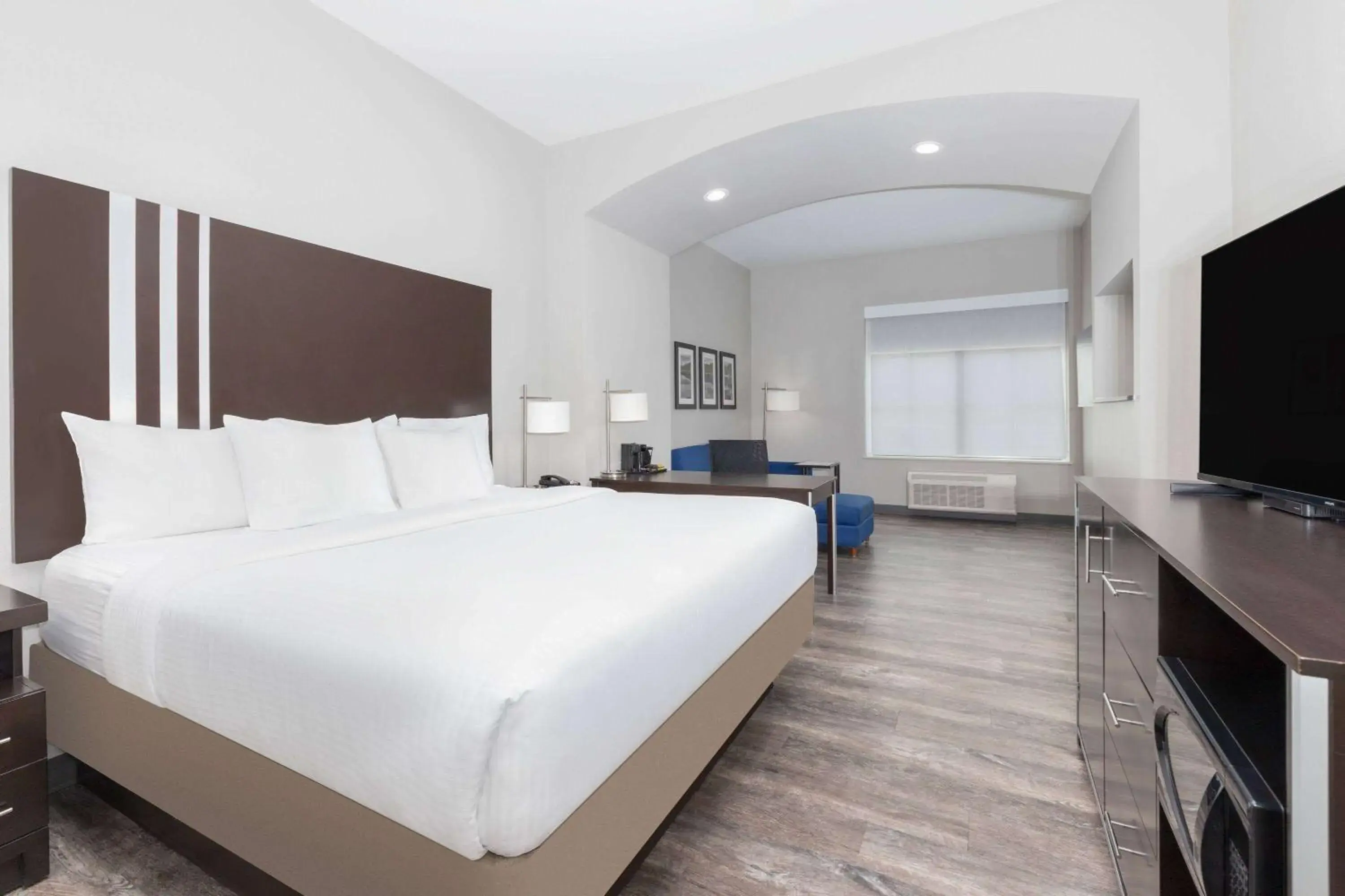 King Studio Suite - Non-Smoking in La Quinta by Wyndham Tyler - University Area King Studio Suite - Non-Smoking in La Quinta by Wyndham Tyler - University Area