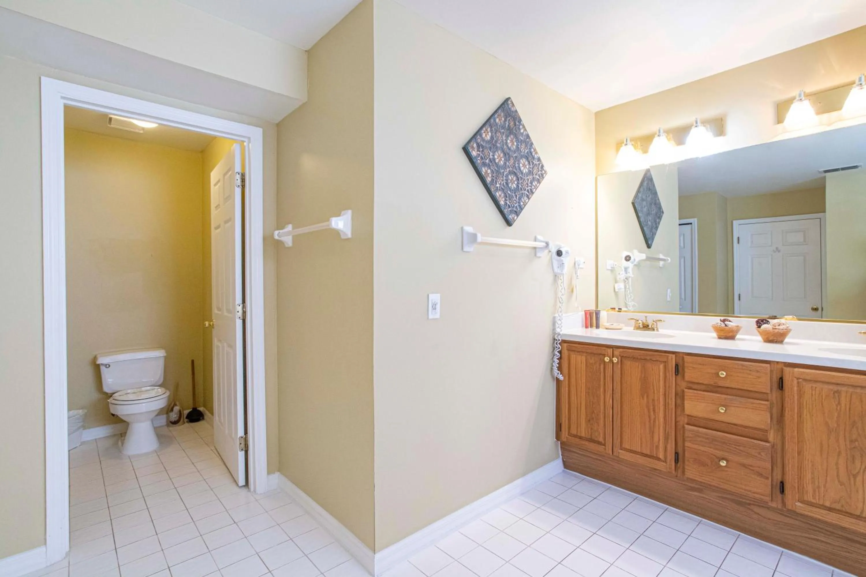 Bathroom in Celebrate BR