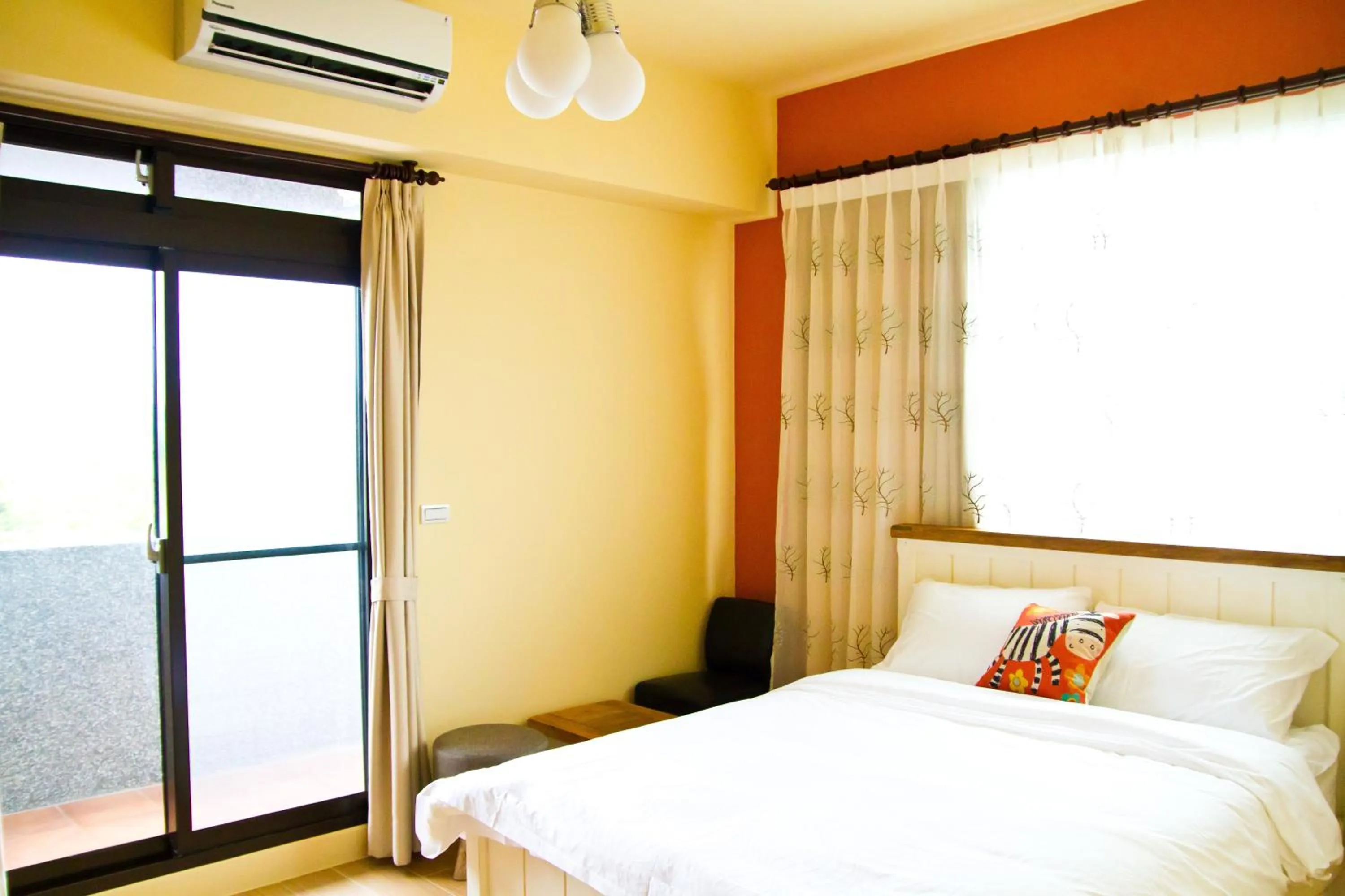 Photo of the whole room, Bed in Muho B&B