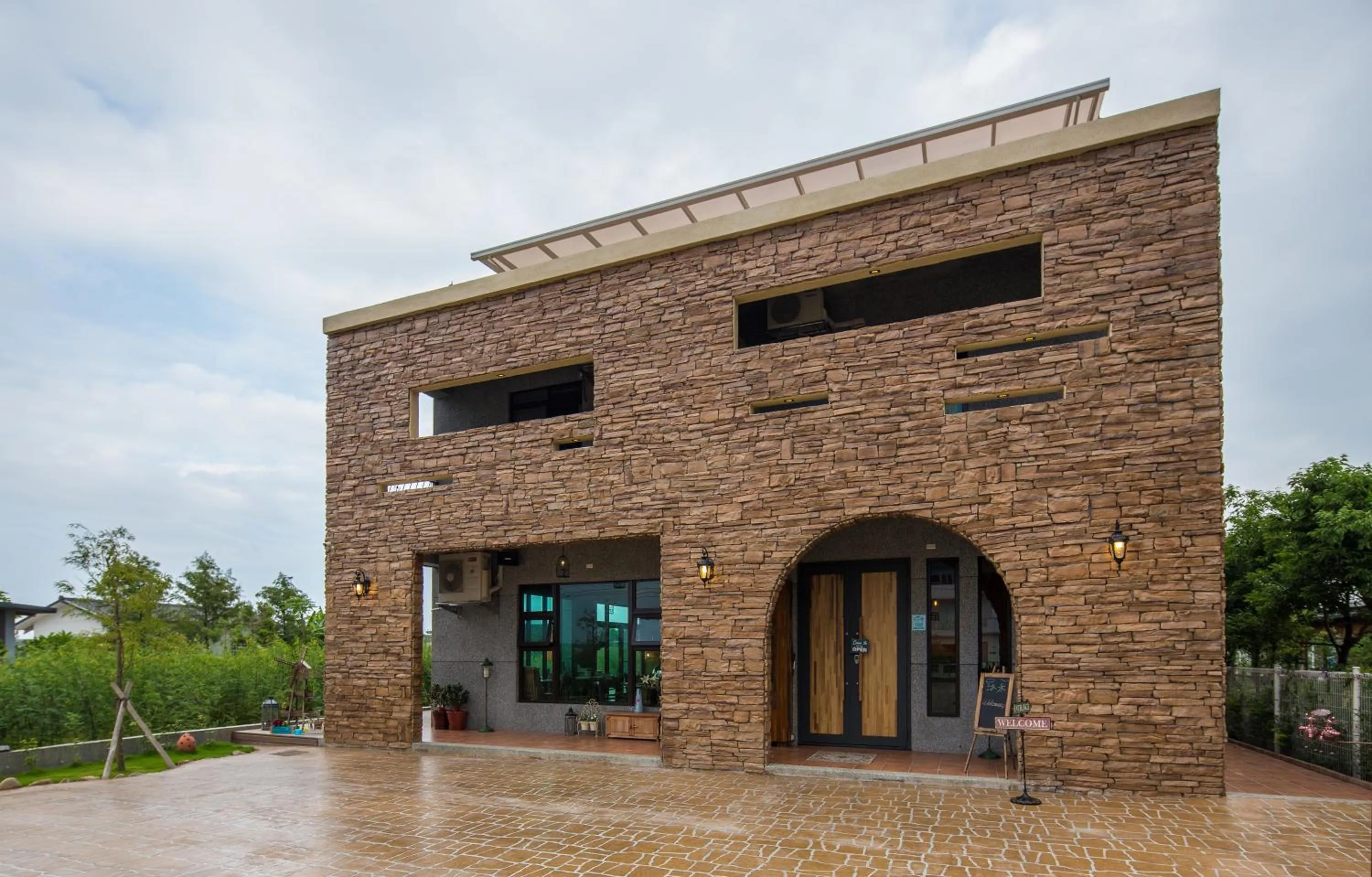 Facade/entrance in Muho B&B