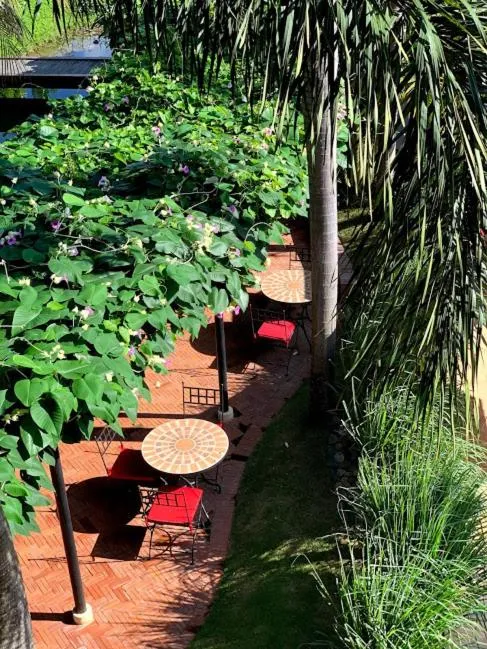 Property building in The Island Lodge