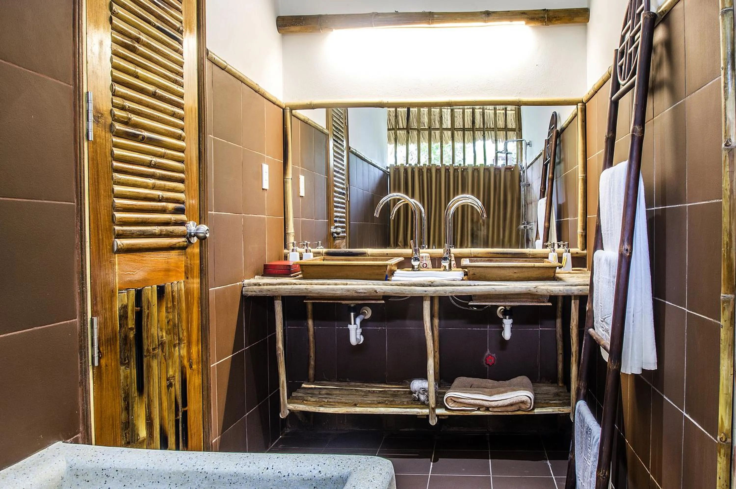 Bathroom in The Island Lodge