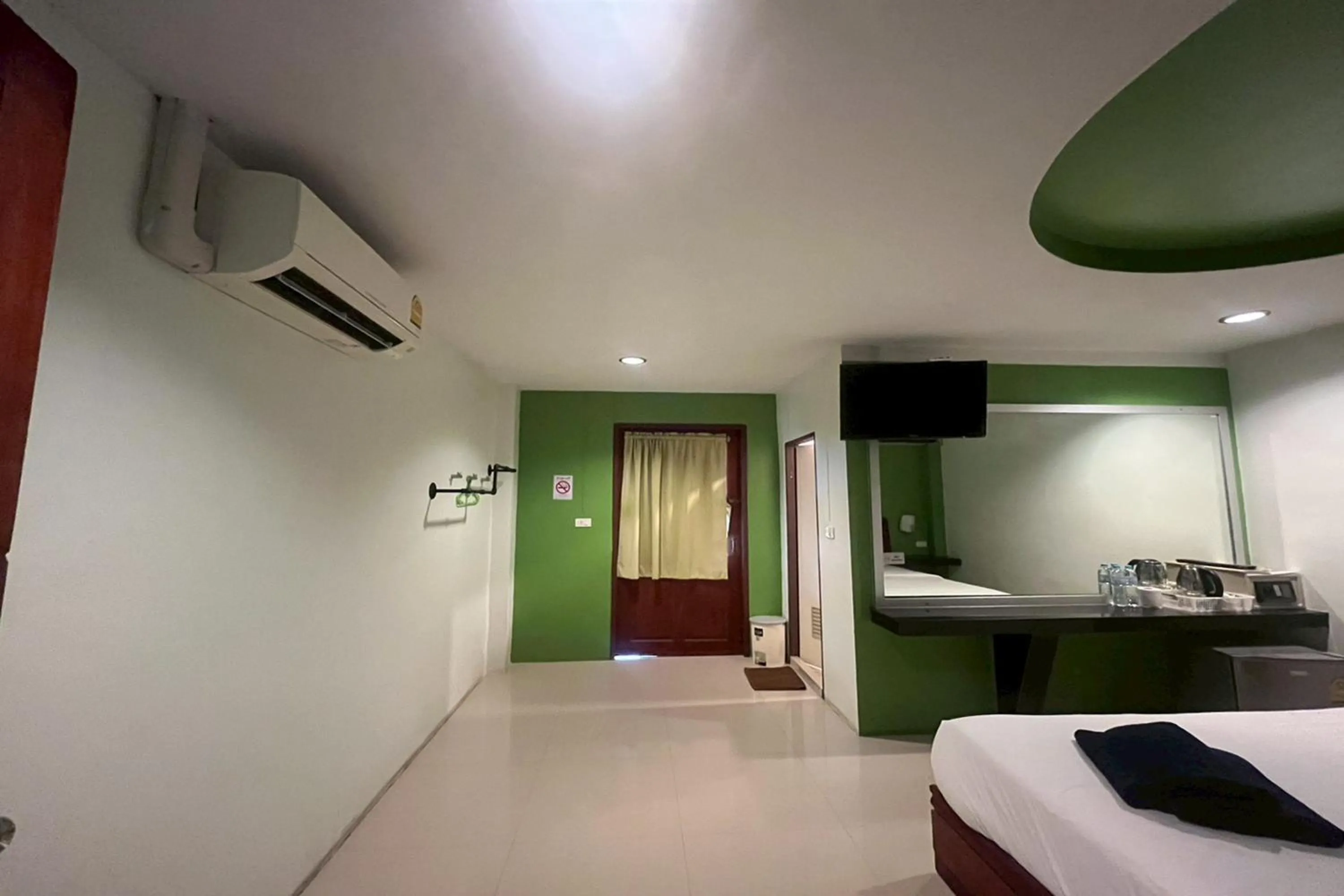 Bed in Krabi Orchid Hometel