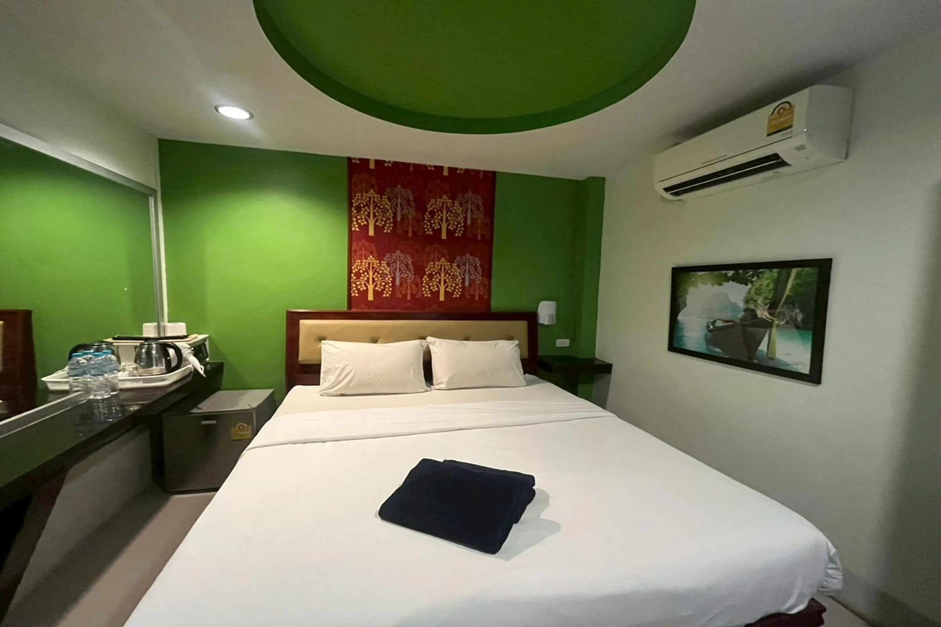 Bed in Krabi Orchid Hometel