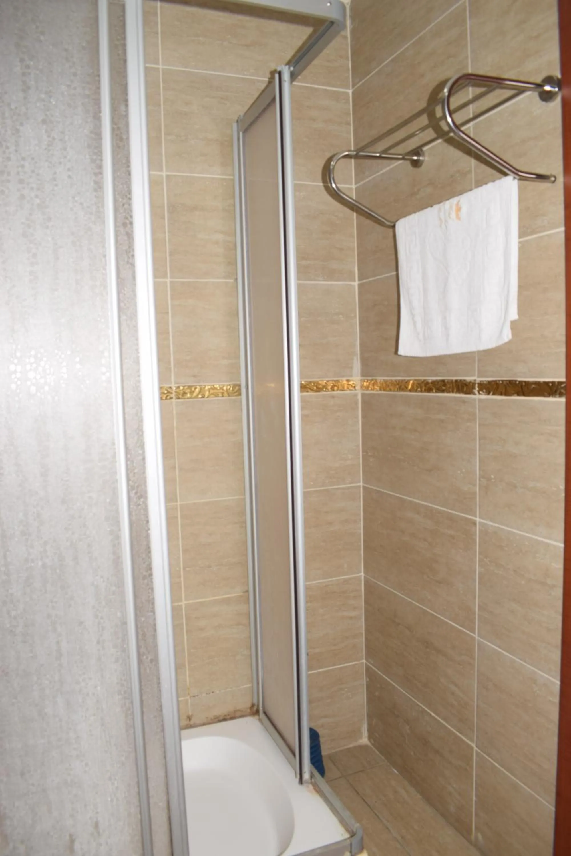 Shower in Royal Suites Besiktas