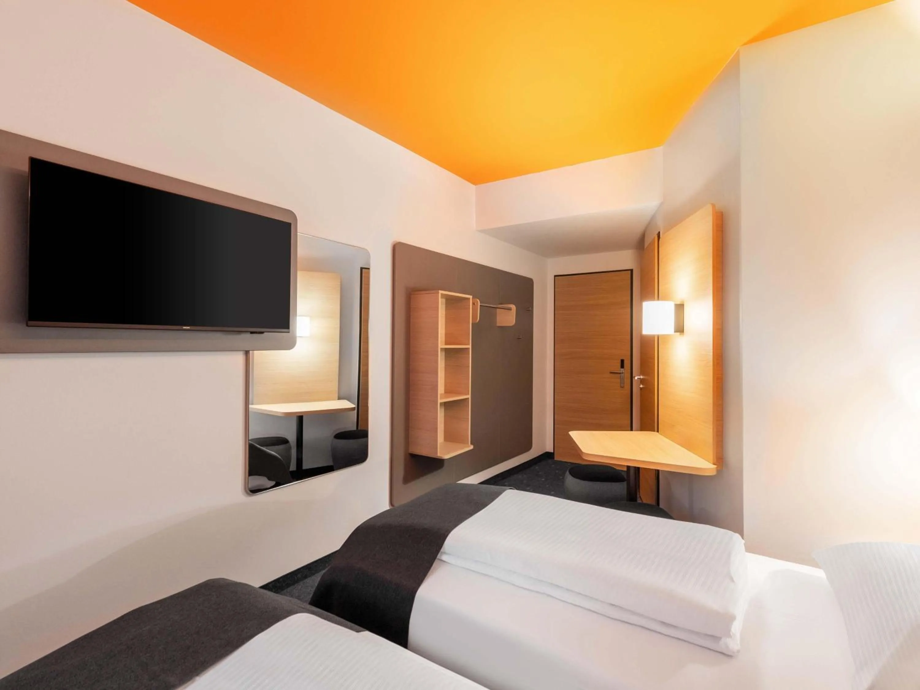 Photo of the whole room, Bed in B&B HOTEL Hagen