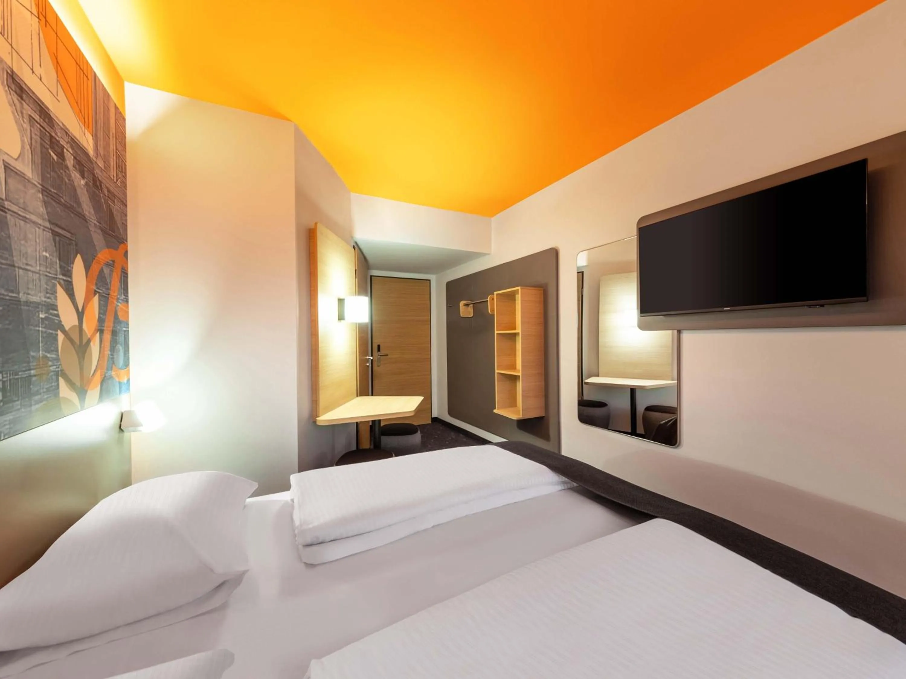 Photo of the whole room, Bed in B&B HOTEL Hagen