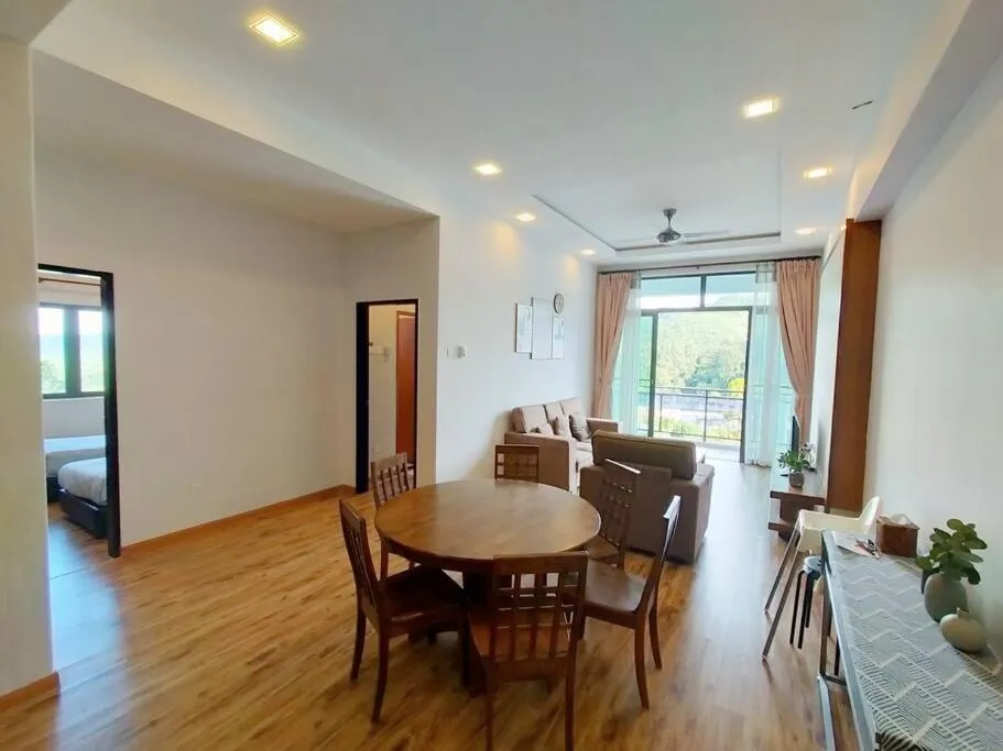 Dining area in Keafarm Highland Breeze