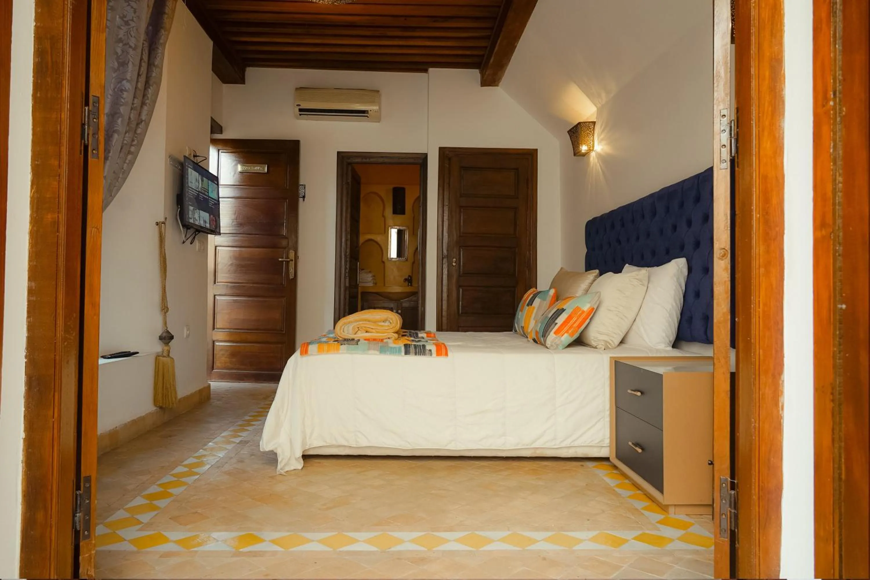 Bed in Riad Dar Pierre