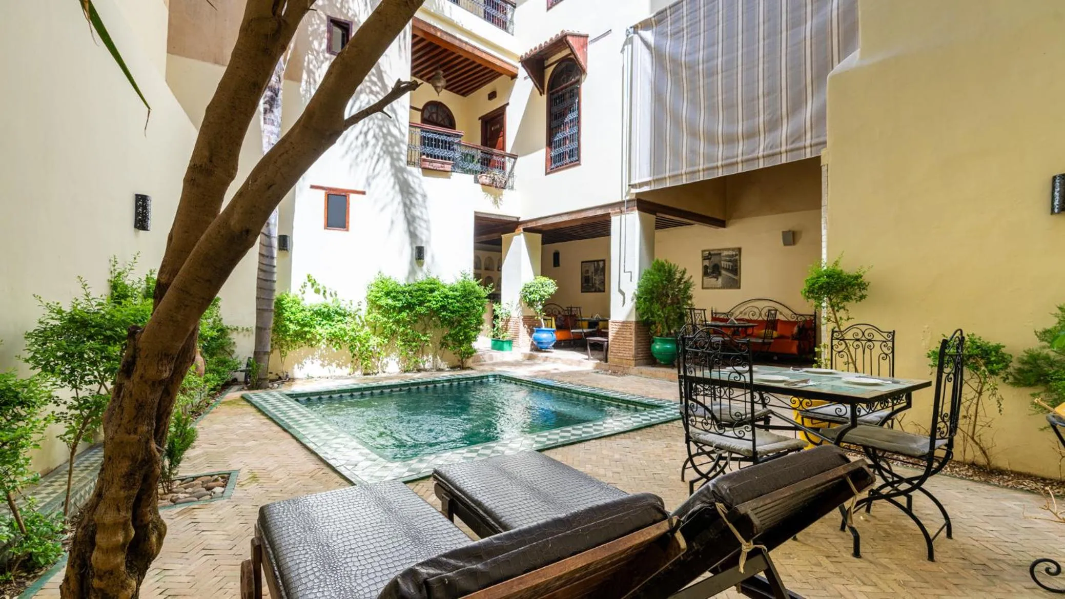 Swimming pool in Riad Dar Pierre