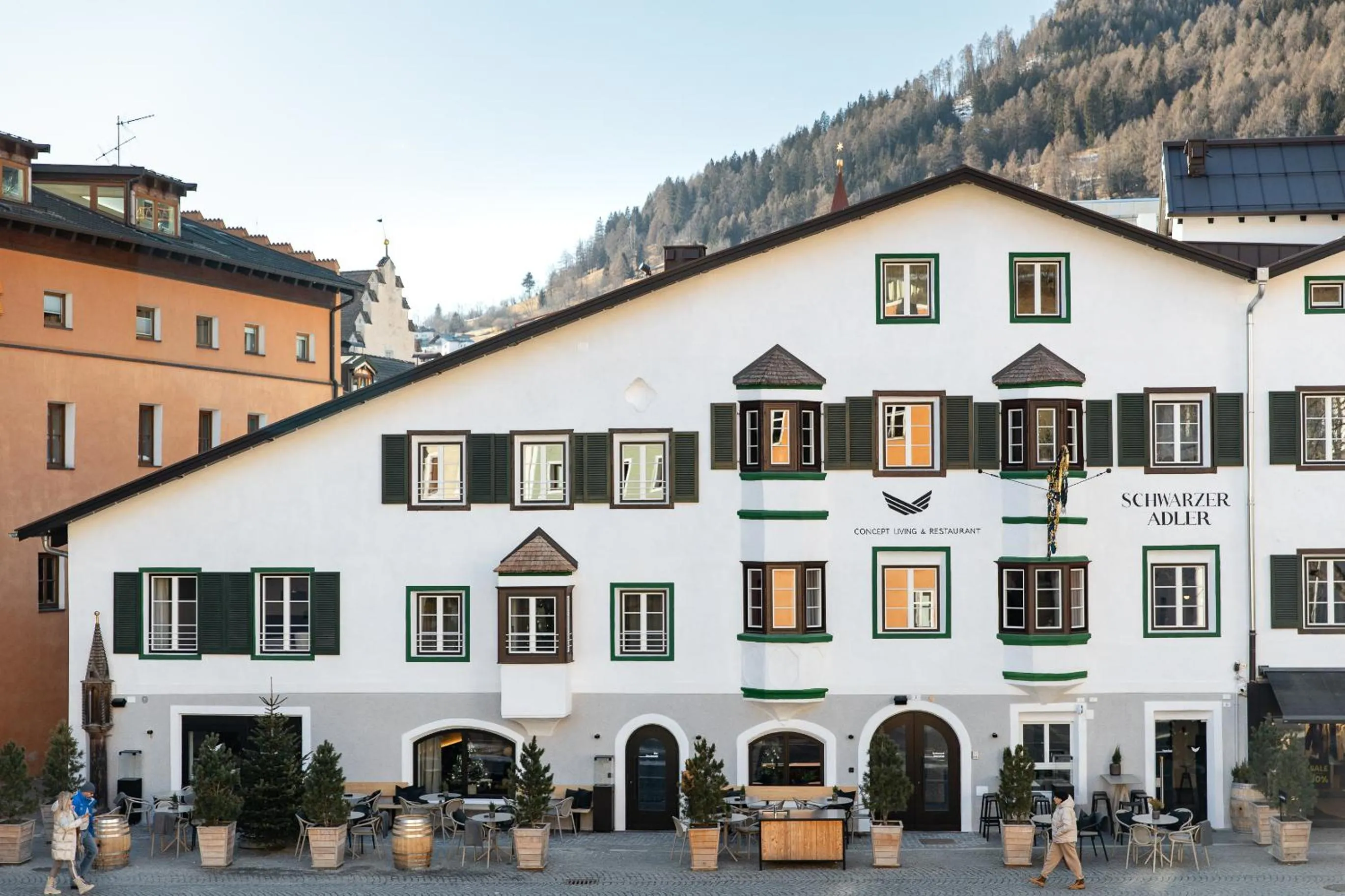 Facade/entrance in Schwarzer Adler - Concept Living