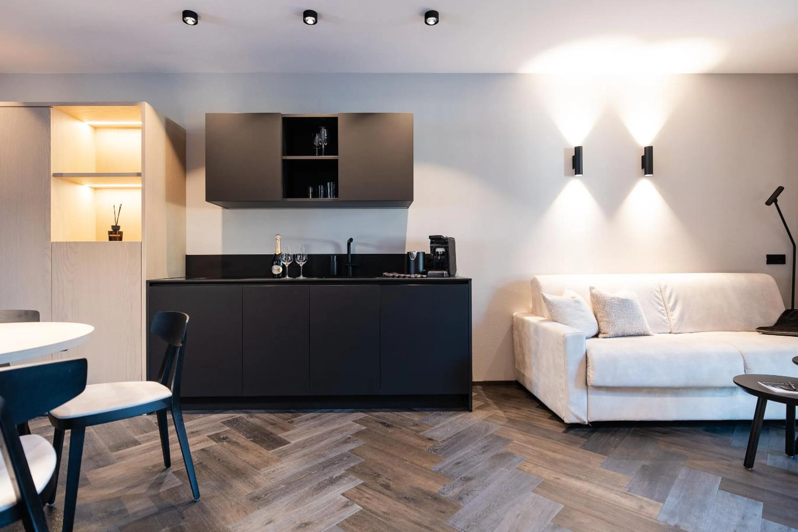 Kitchen or kitchenette in Schwarzer Adler - Concept Living