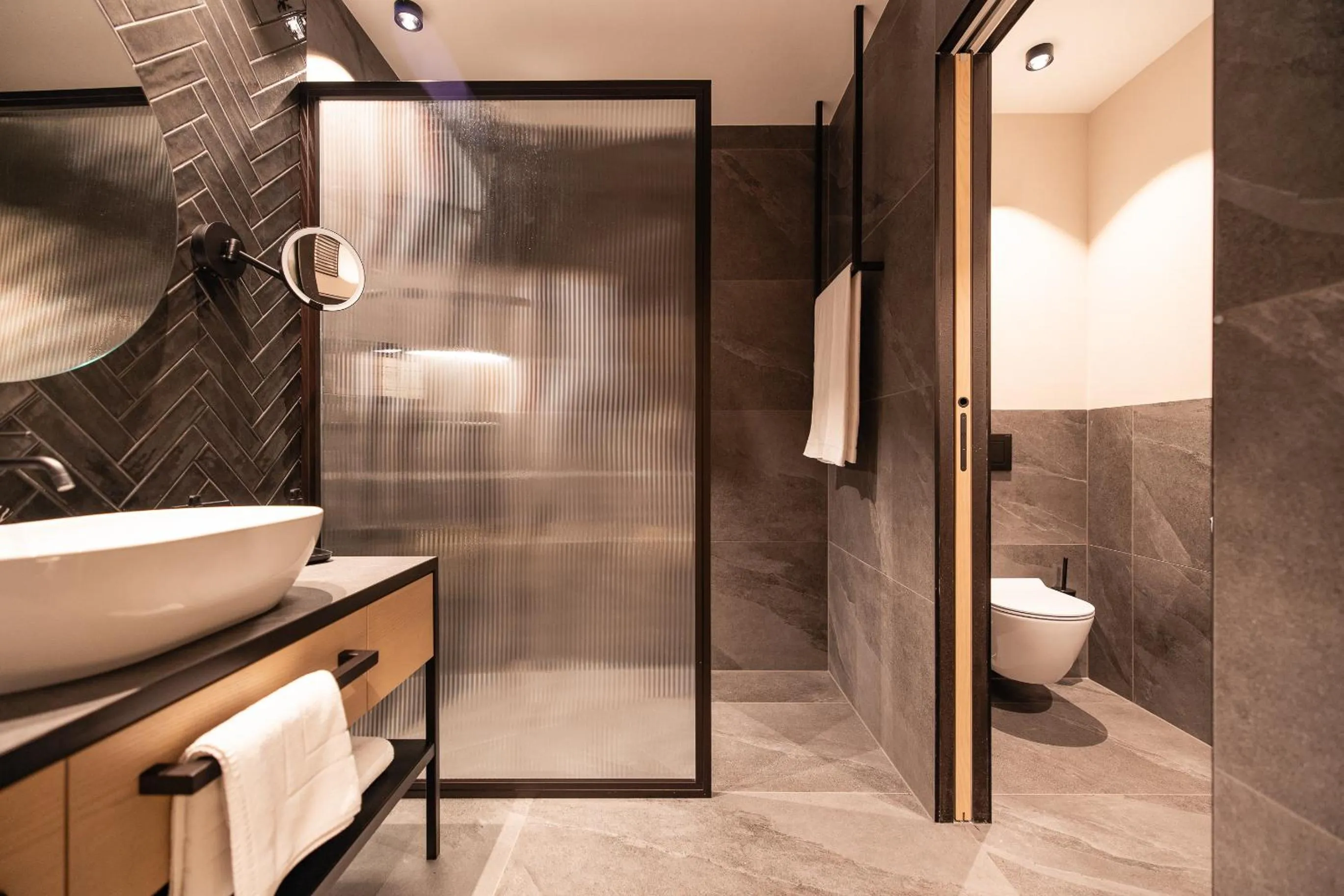 Shower in Schwarzer Adler - Concept Living