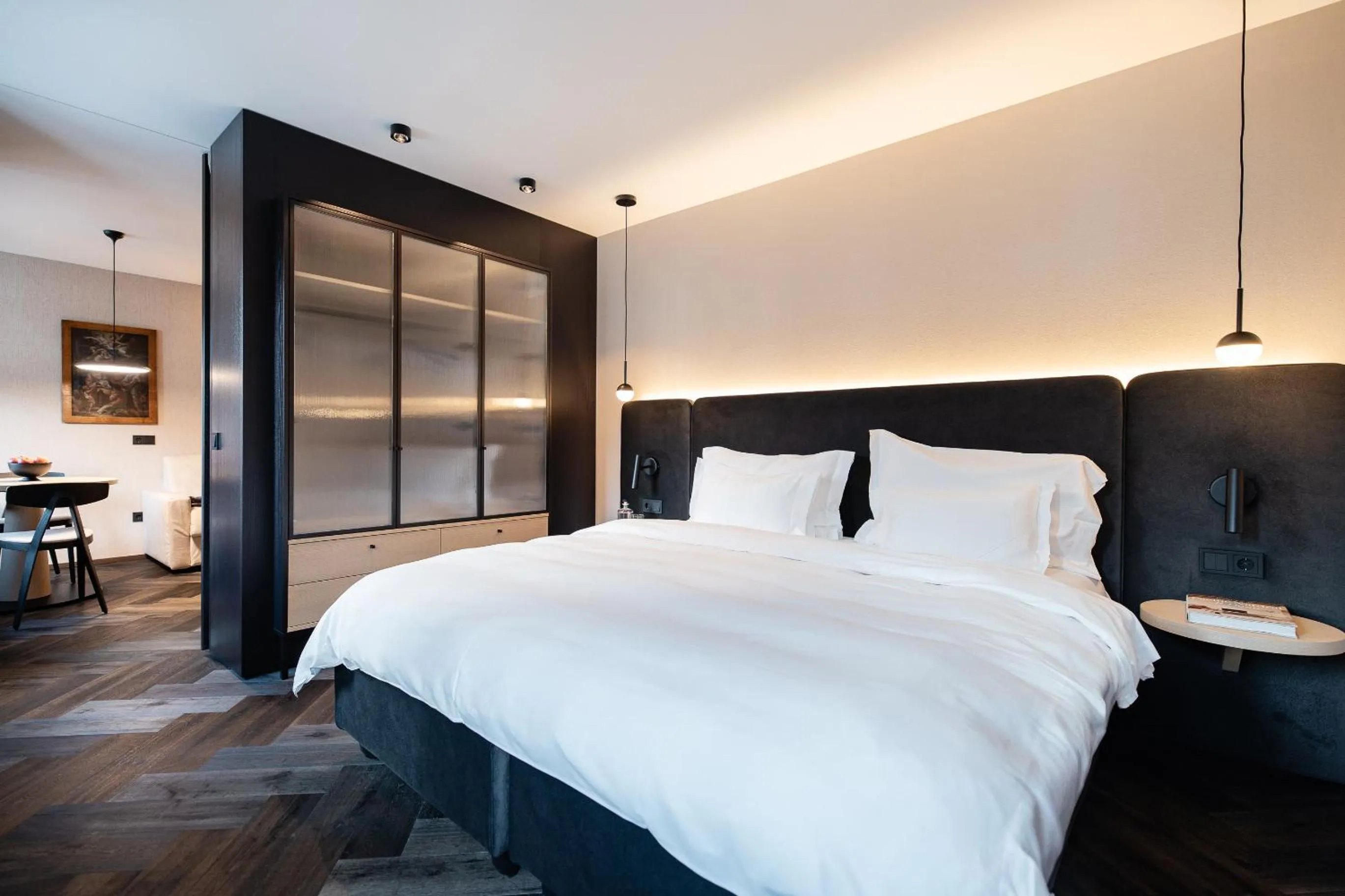 Bedroom, Bed in Schwarzer Adler - Concept Living