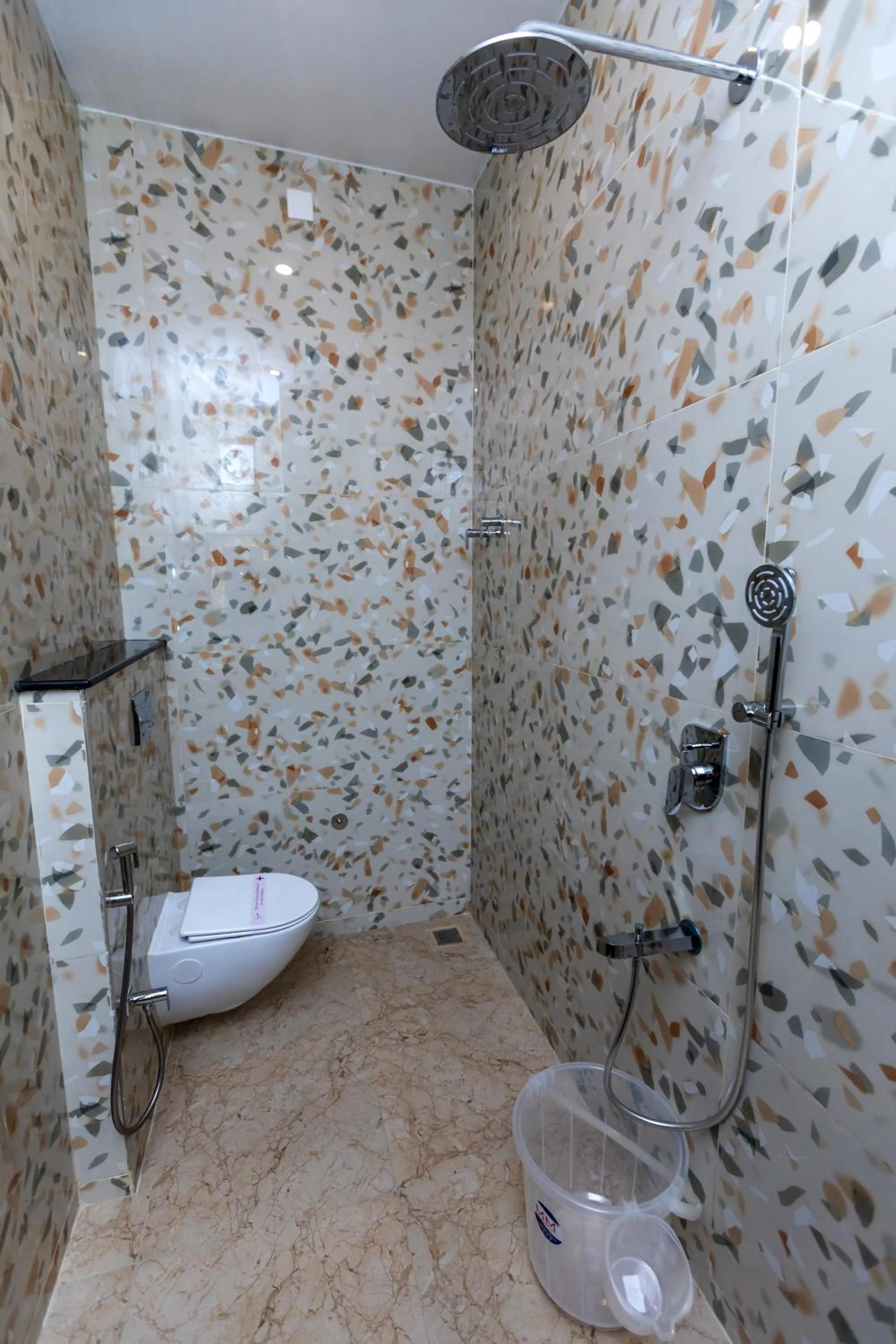 Shower in T Resort with Swimming Pool