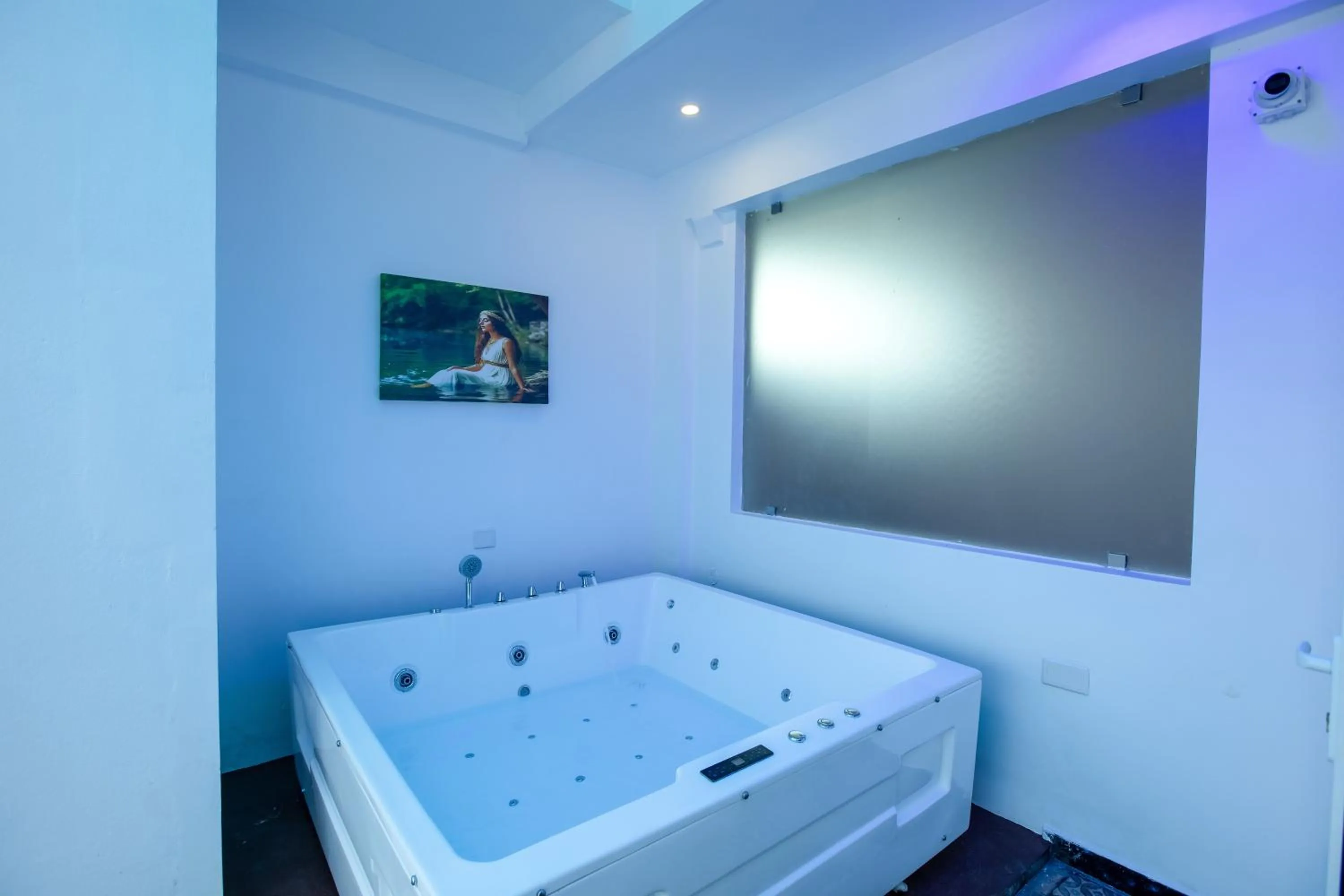 Hot Tub in T Resort with Swimming Pool