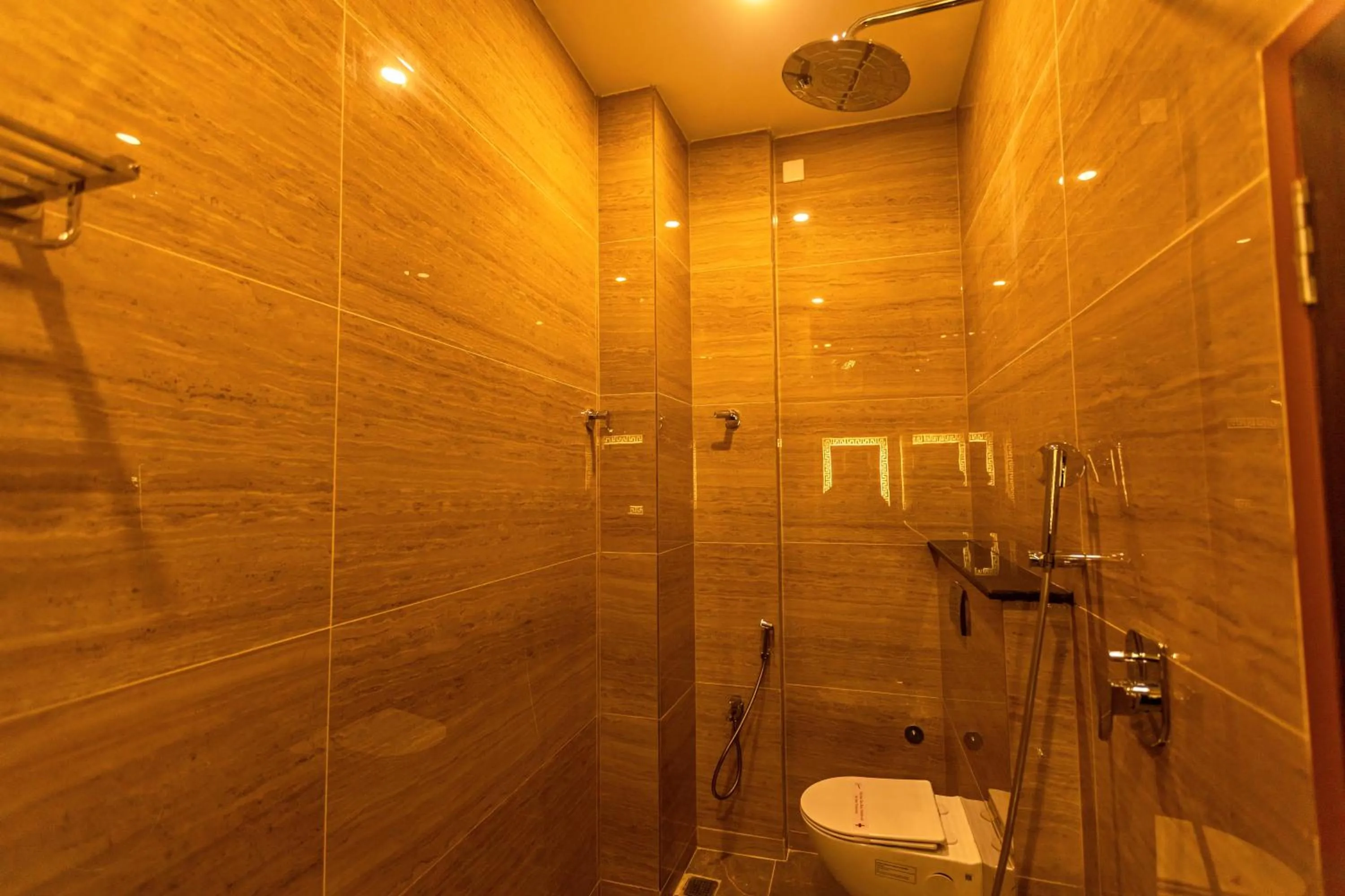 Shower in T Resort with Swimming Pool