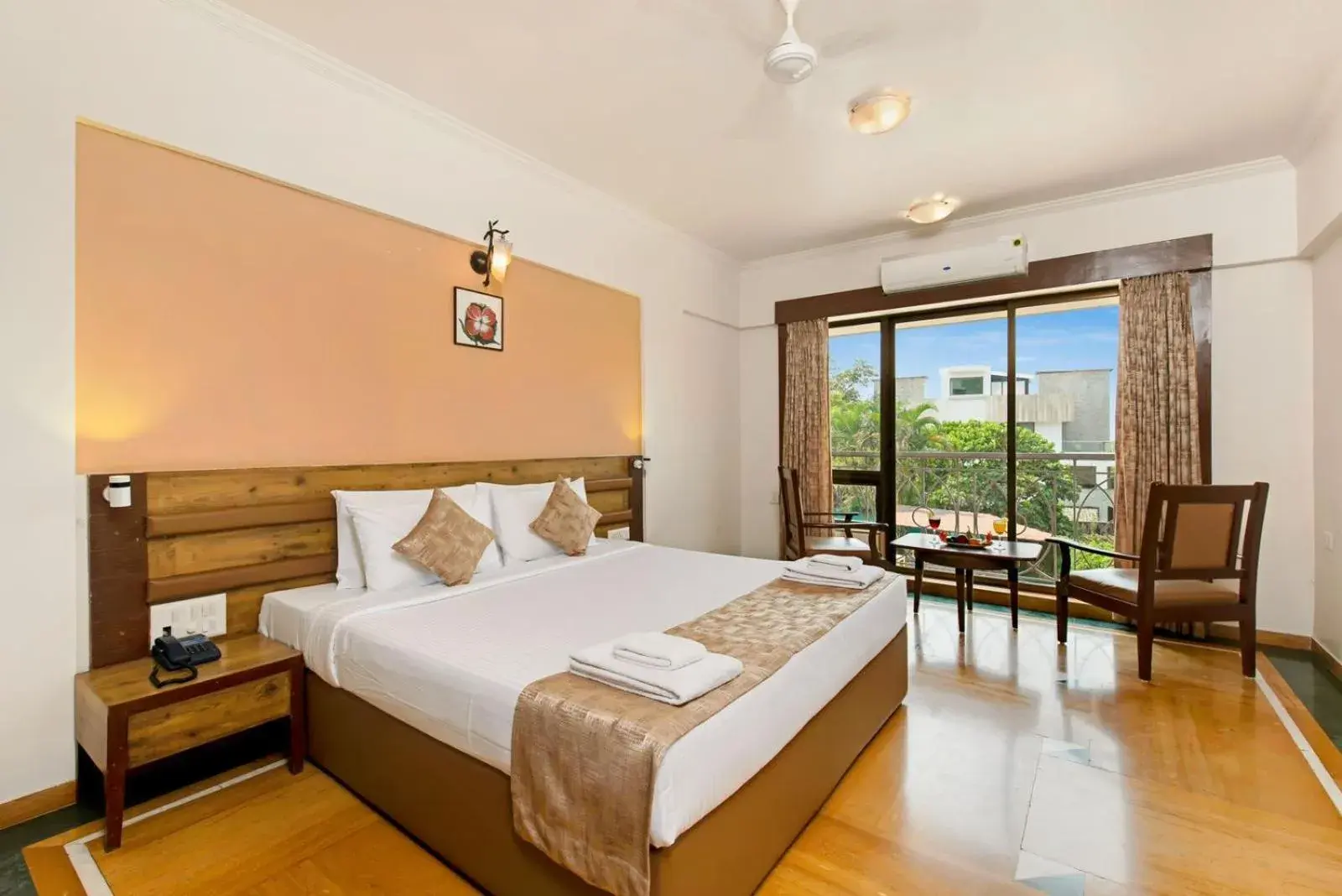 Double Room with Pool View - single occupancy in Hotel Sapphire Double Room with Pool View - single occupancy in Hotel Sapphire