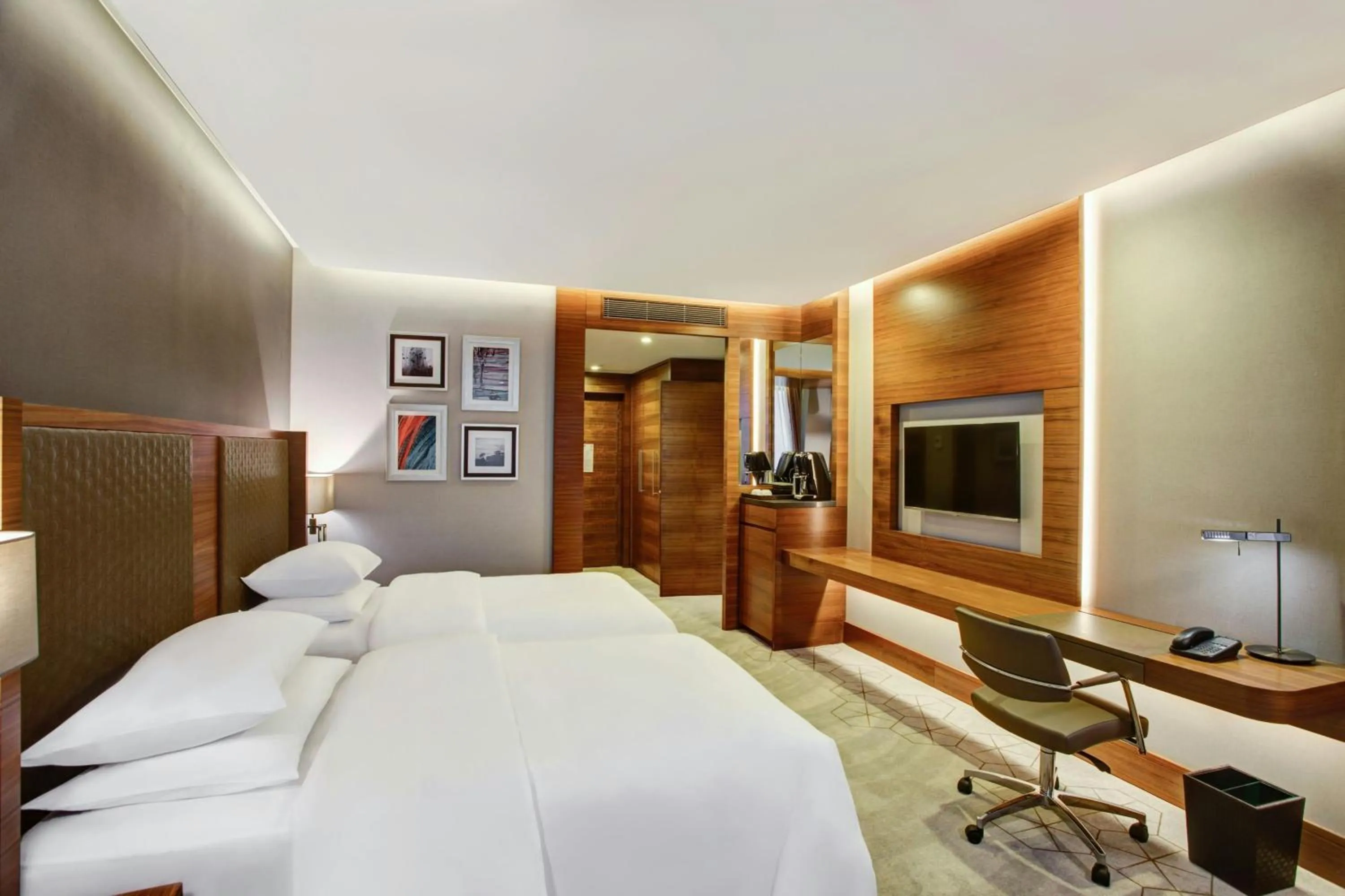 Photo of the whole room, Bed in Sheraton Grand Samsun Hotel