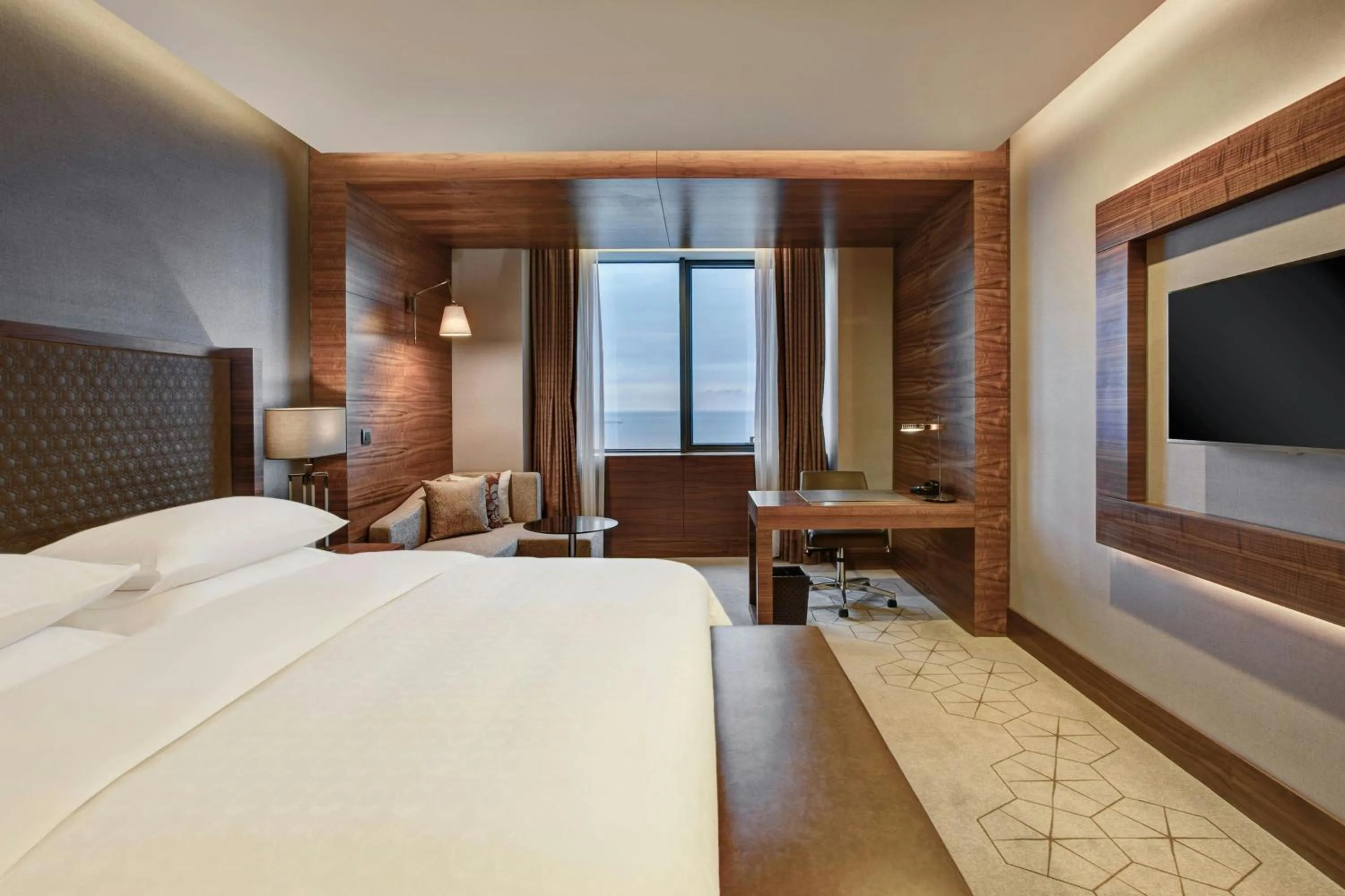 Photo of the whole room, Bed in Sheraton Grand Samsun Hotel