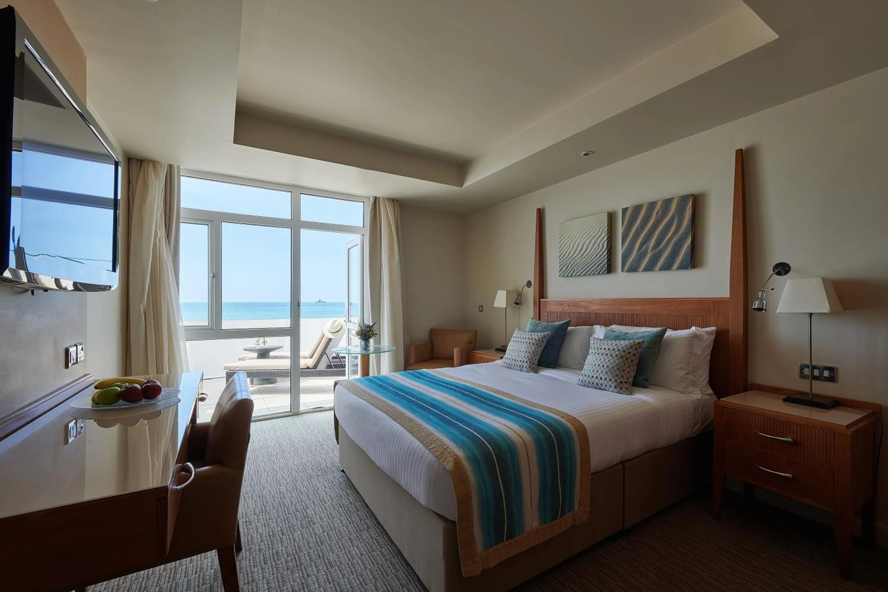 Room with Ocean View in L’Horizon Beach Hotel & Spa