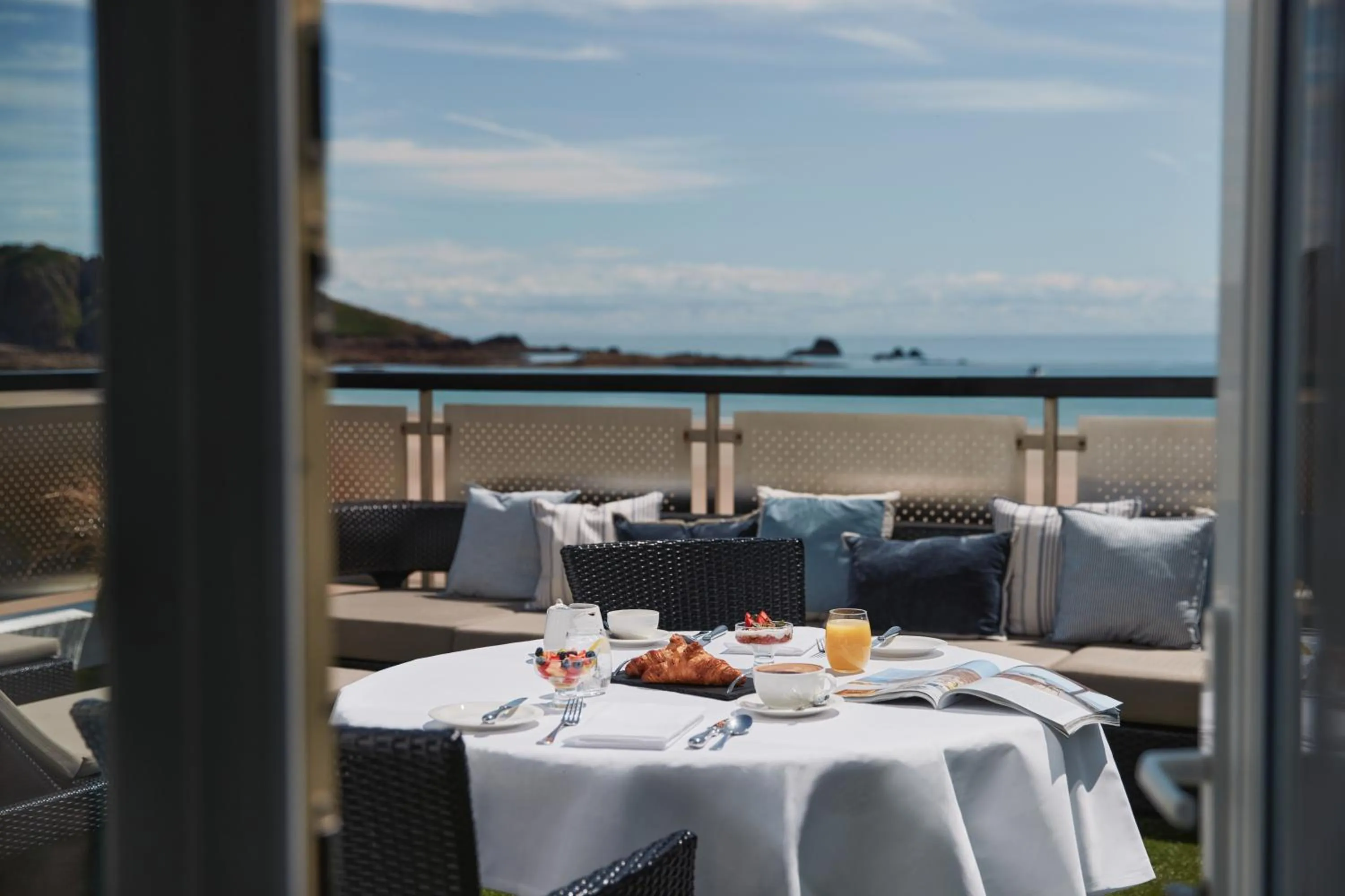 Balcony/Terrace in L’Horizon Beach Hotel & Spa