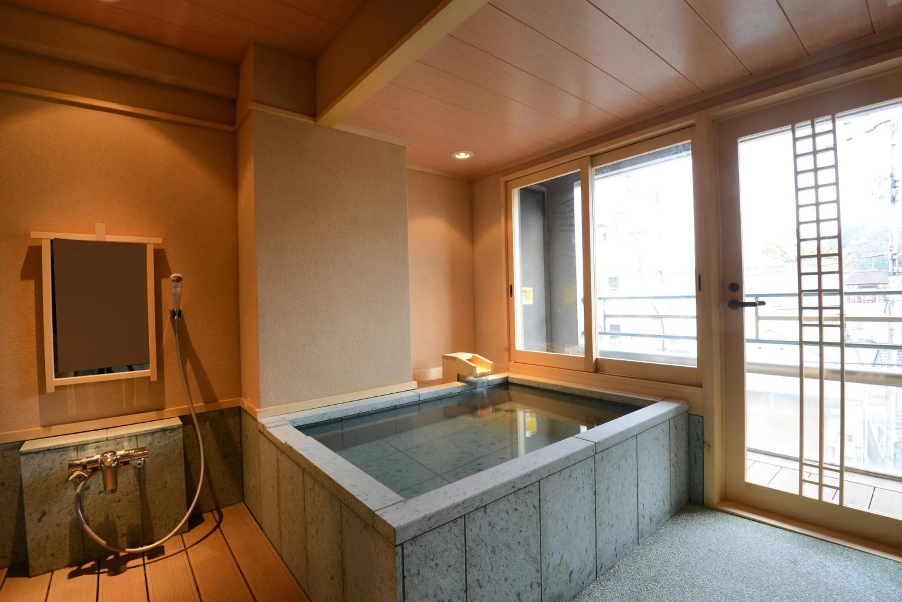 Hot Spring Bath in こんぴら温泉 貸切湯の宿 ことね