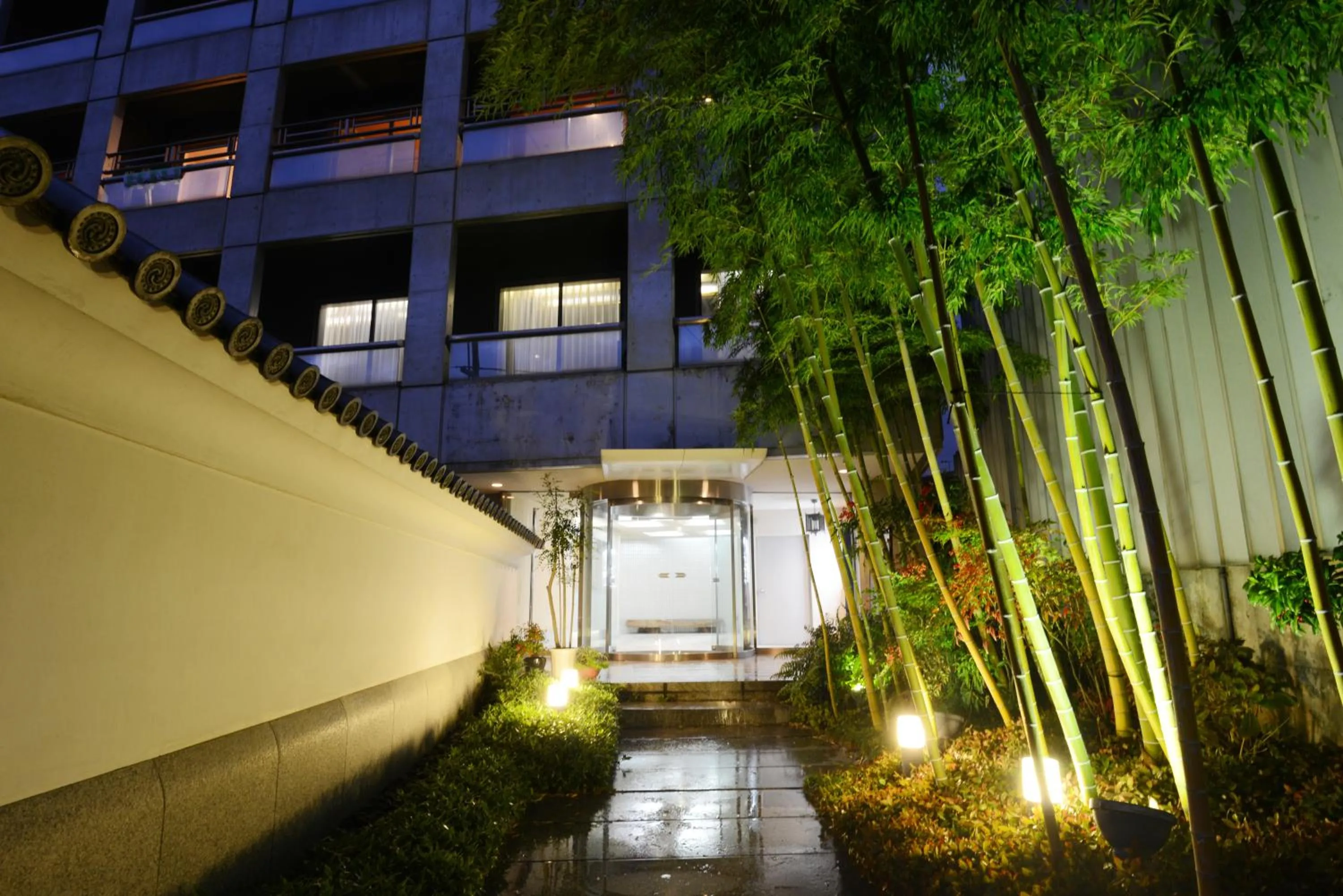 Facade/entrance in こんぴら温泉 貸切湯の宿 ことね