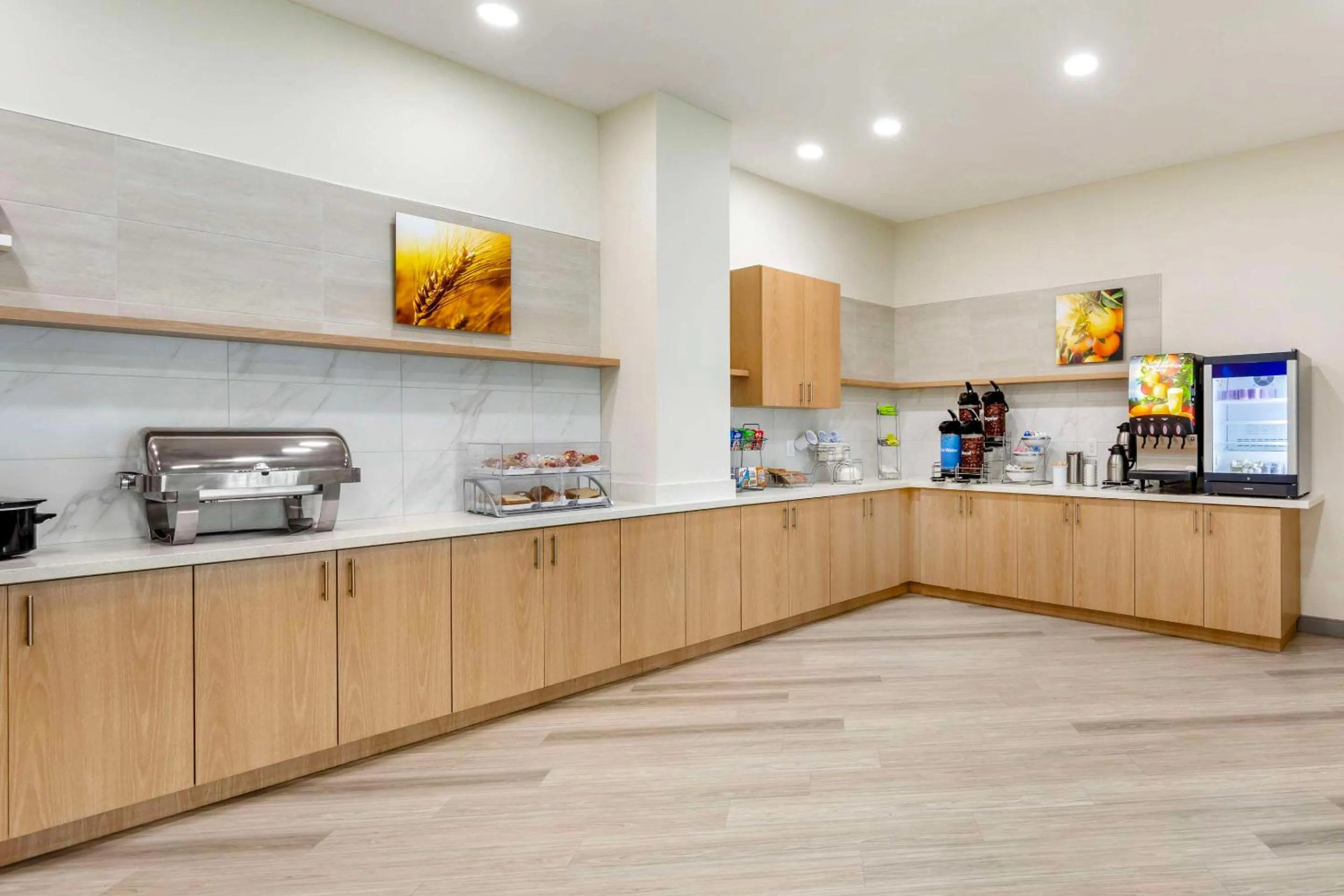 Breakfast in Comfort Suites Titusville near Kennedy Space Center