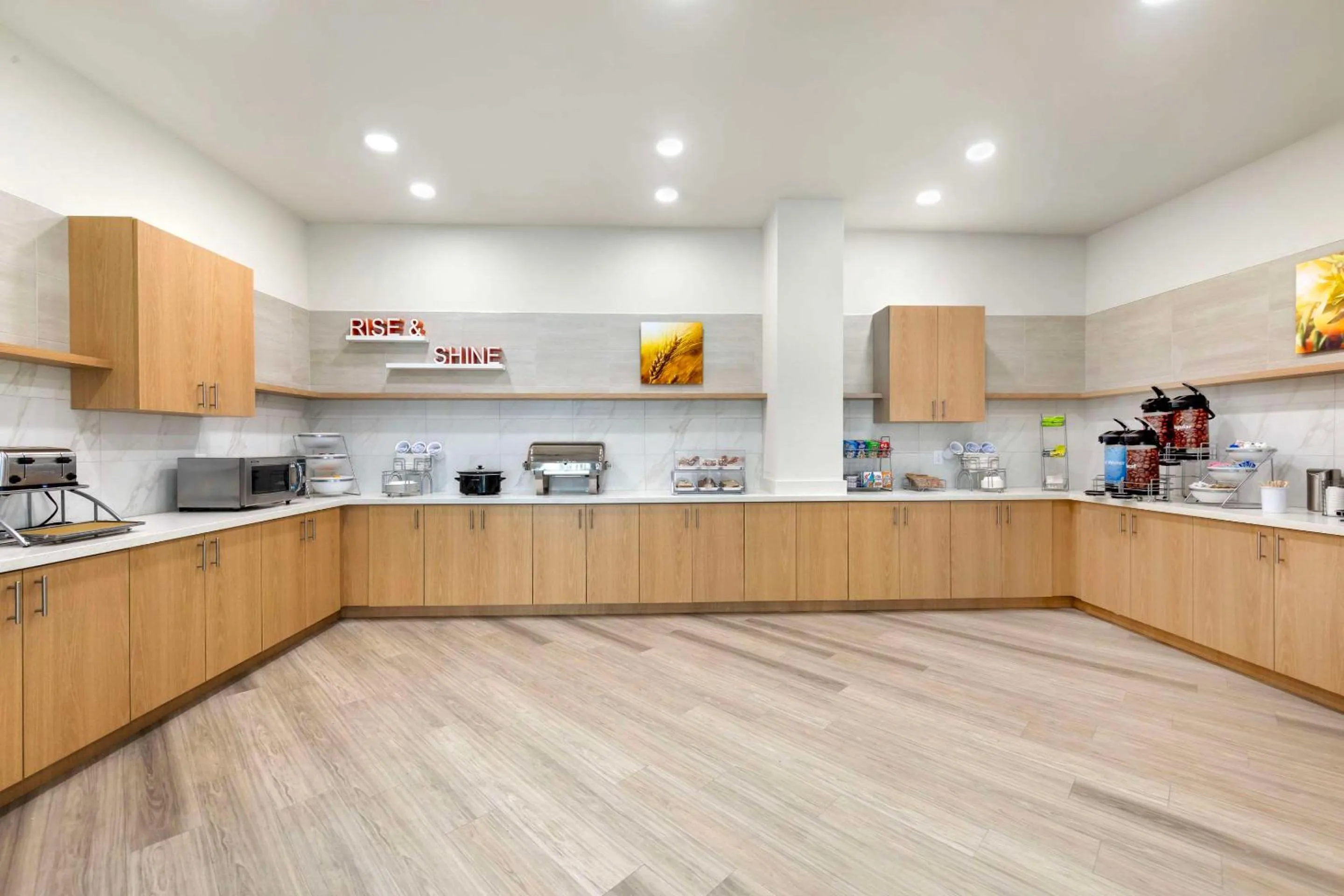 Breakfast in Comfort Suites Titusville near Kennedy Space Center